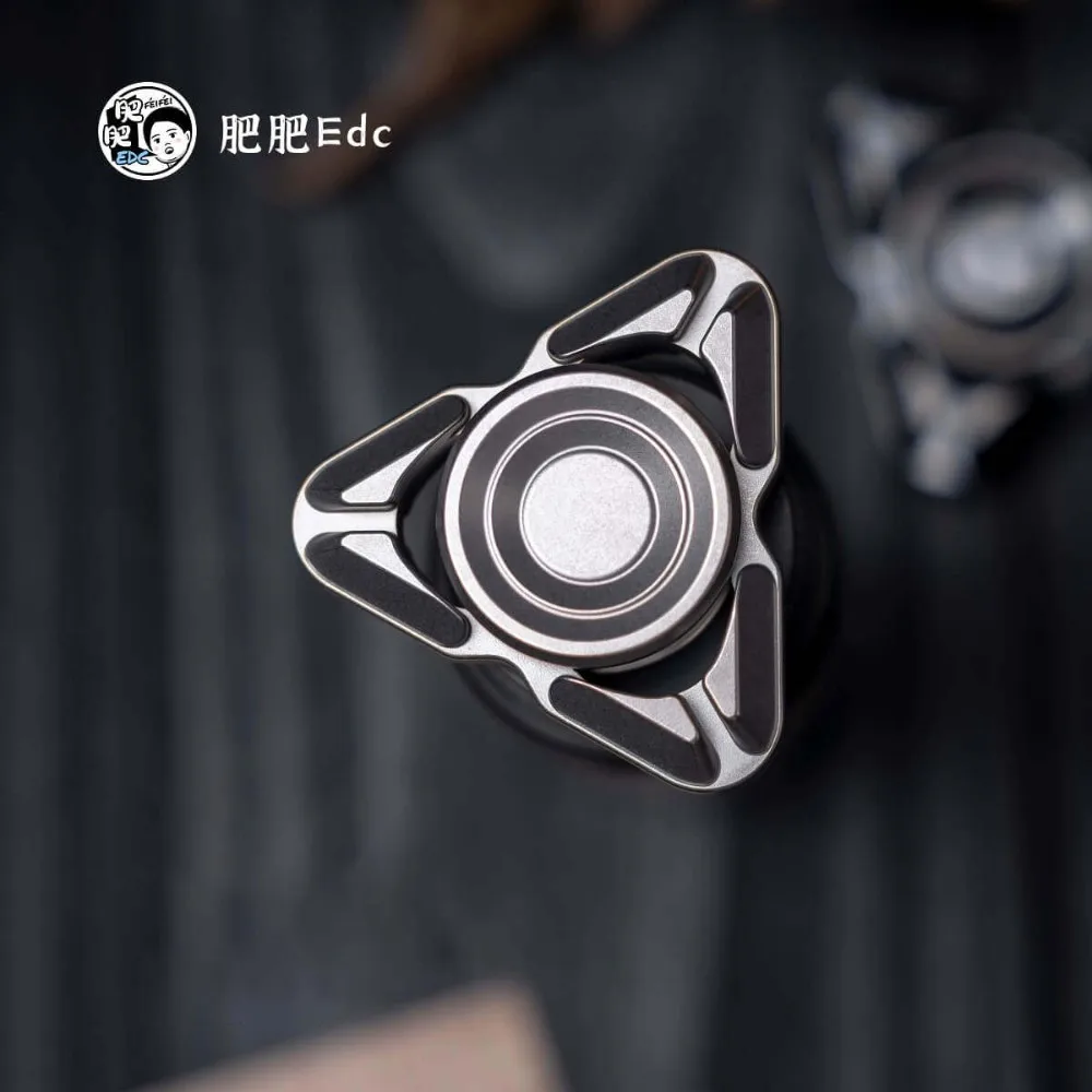 FEIFEI EDC R188 Hollow Out Three-Blade Fidget Spinner Classic Hand Feel Power Sense Table Toys
FEIFEI EDC R188 Hollow Out Three-Blade Fidget Spinner Classic Hand Feel Power Sense Table Toys