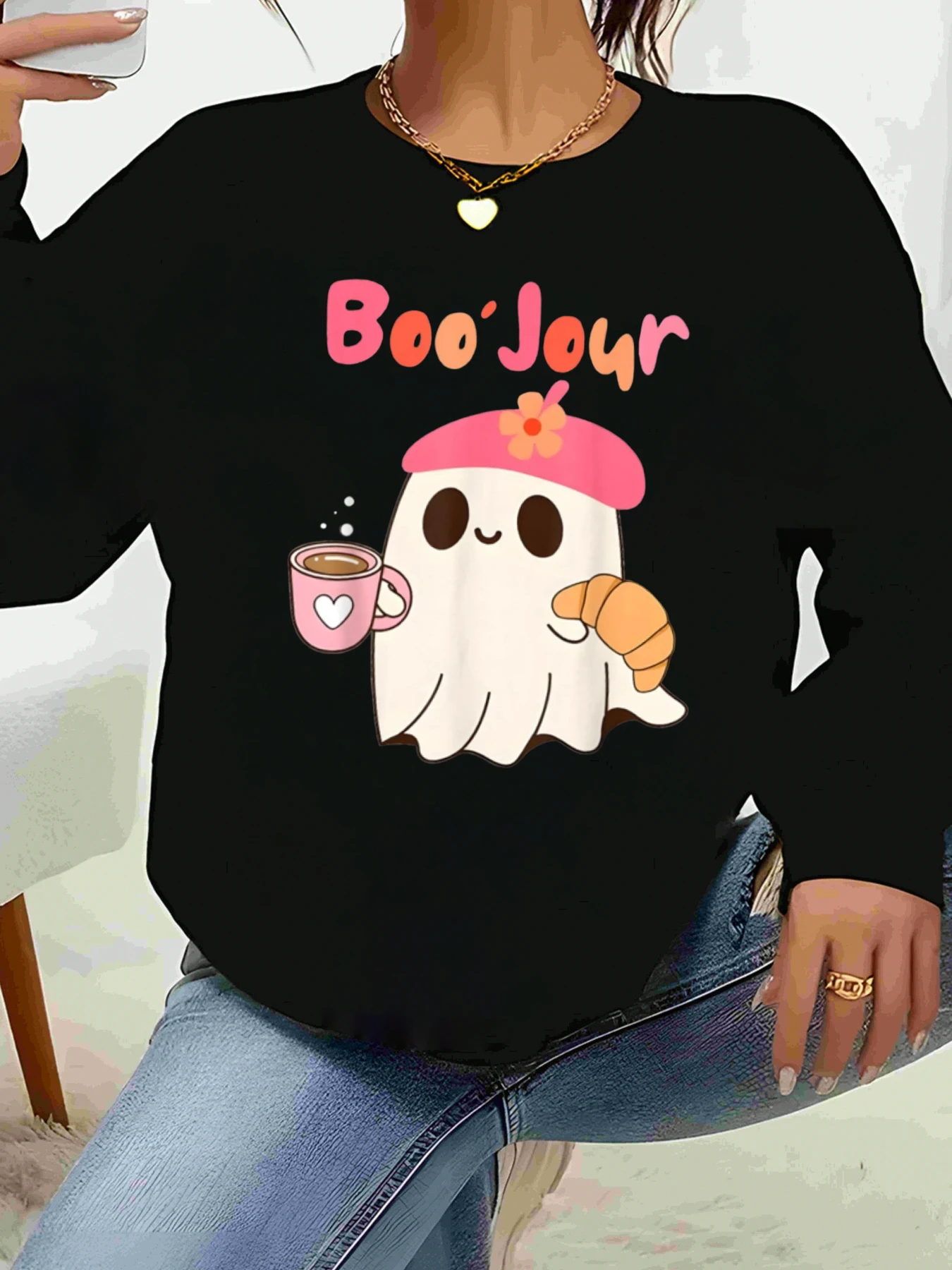 Призрак с кофе и круассаном с принтом Boo Jour, толстовка на Хэллоуин, повседневная женская одежда
Призрак с кофе и круассаном с принтом Boo Jour, толстовка на Хэллоуин, повседневная женская одежда