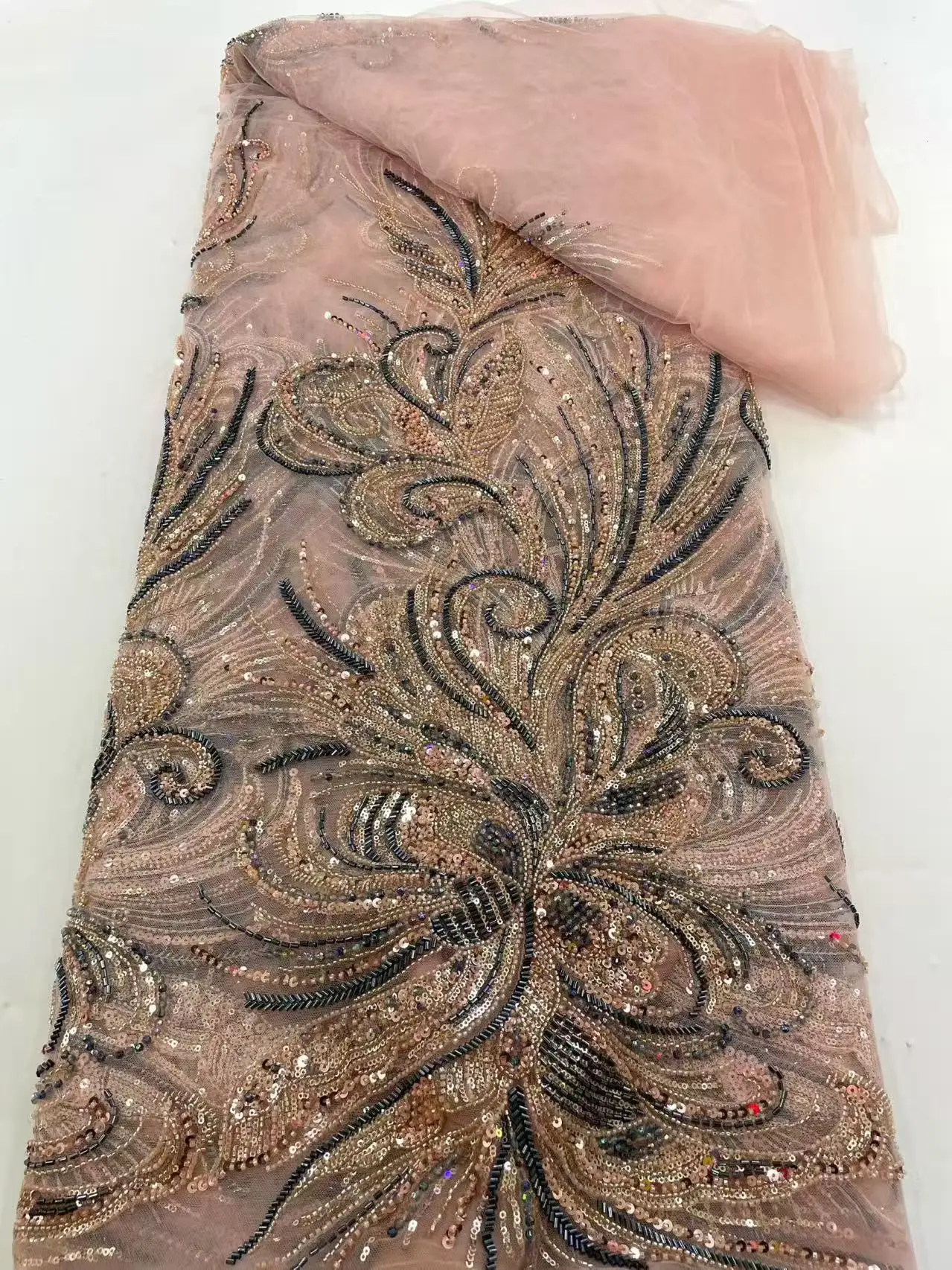 Luxury African Heavy Beaded Lace Tulle Fabric 2026 High Quality French Sequins Embroidered Lace Fabric For Sewing Material
Luxury African Heavy Beaded Lace Tulle Fabric 2026 High Quality French Sequins Embroidered Lace Fabric For Sewing Material