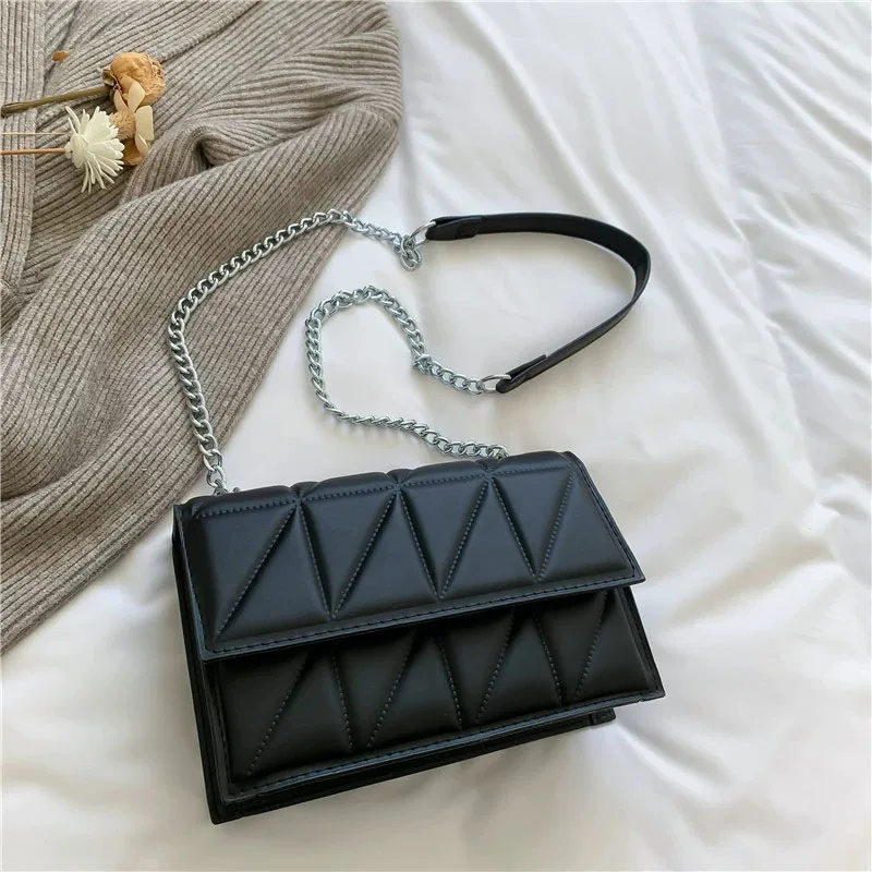 Chain Bag for women solid color shoulder crossbody bag diamond grid embroidered thread small square bags
Chain Bag for women solid color shoulder crossbody bag diamond grid embroidered thread small square bags