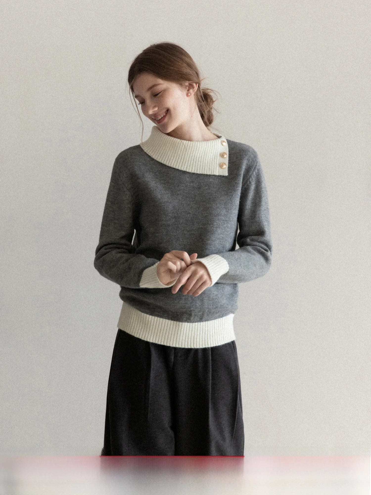 Свободный длинный вязаный свитер для женщин, повседневный, на пуговицах, удобный, мягкий, зимний топ, модный дизайн, трикотаж
Свободный длинный вязаный свитер для женщин, повседневный, на пуговицах, удобный, мягкий, зимний топ, модный дизайн, трикотаж