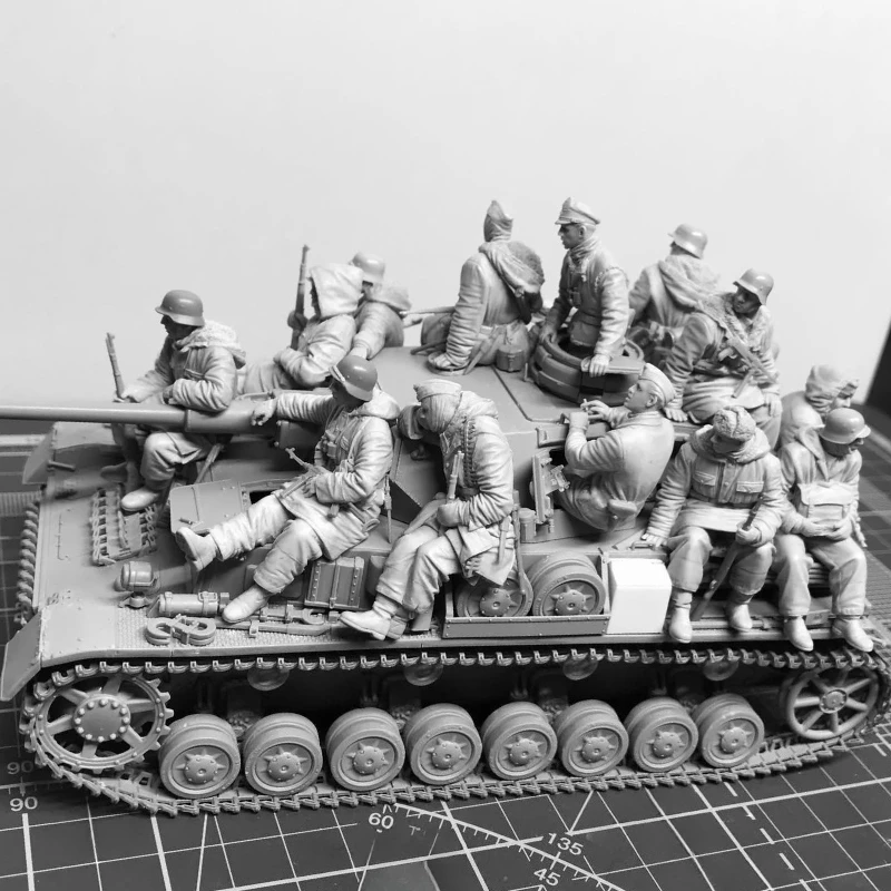 Масштаб 1/35, литая под давлением фигурка из смолы, комплект модели, набор солдат в стиле милитари, танк (без танка), в разобранном виде, неокрашенный
Масштаб 1/35, литая под давлением фигурка из смолы, комплект модели, набор солдат в стиле милитари, танк (без танка), в разобранном виде, неокрашенный