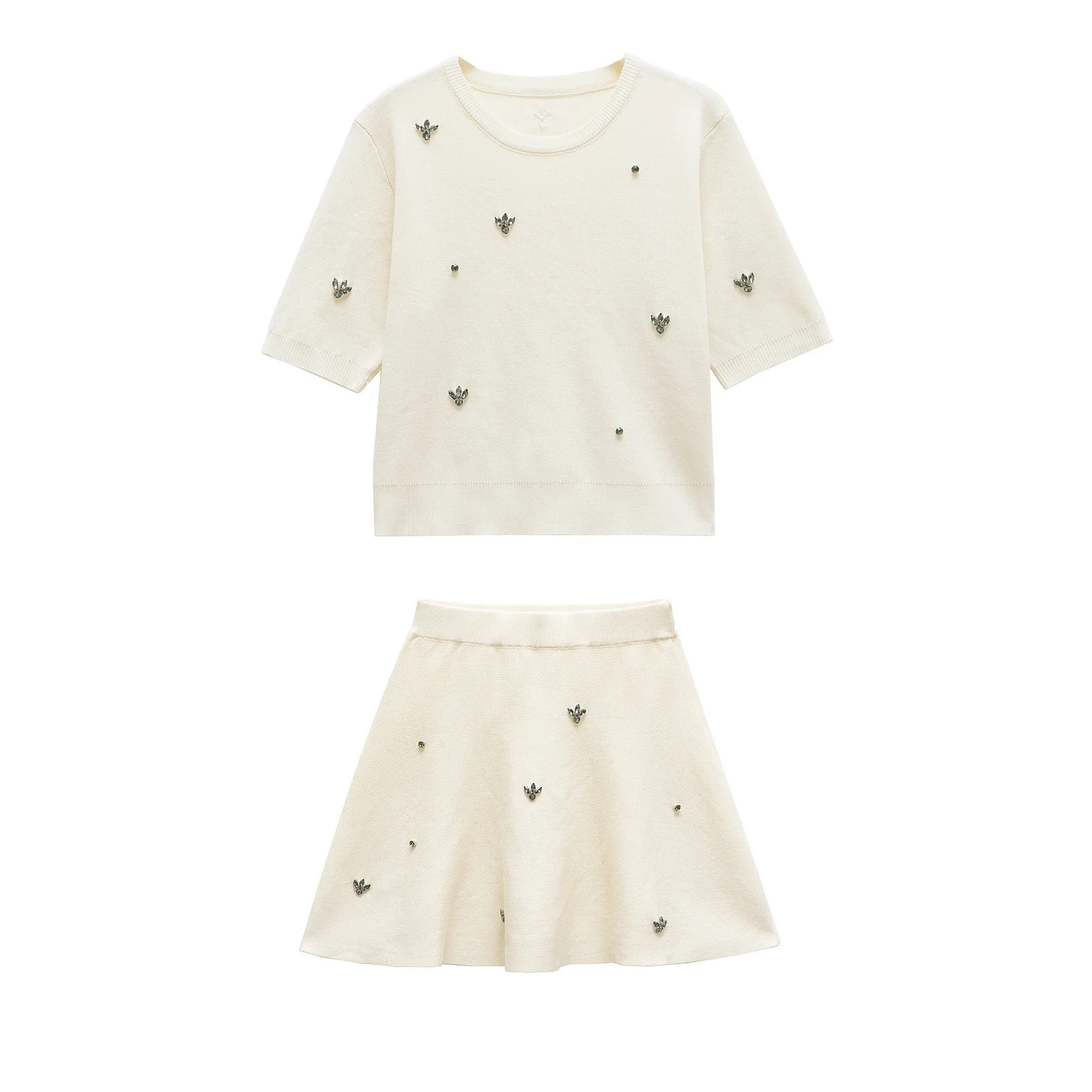 ZBZA Women Beaded Knit Cropped Sweater Skirt Set Round Neck Elastic Hem Top Pleated high waist A-line skirt summer New Chic set
ZBZA Women Beaded Knit Cropped Sweater Skirt Set Round Neck Elastic Hem Top Pleated high waist A-line skirt summer New Chic set