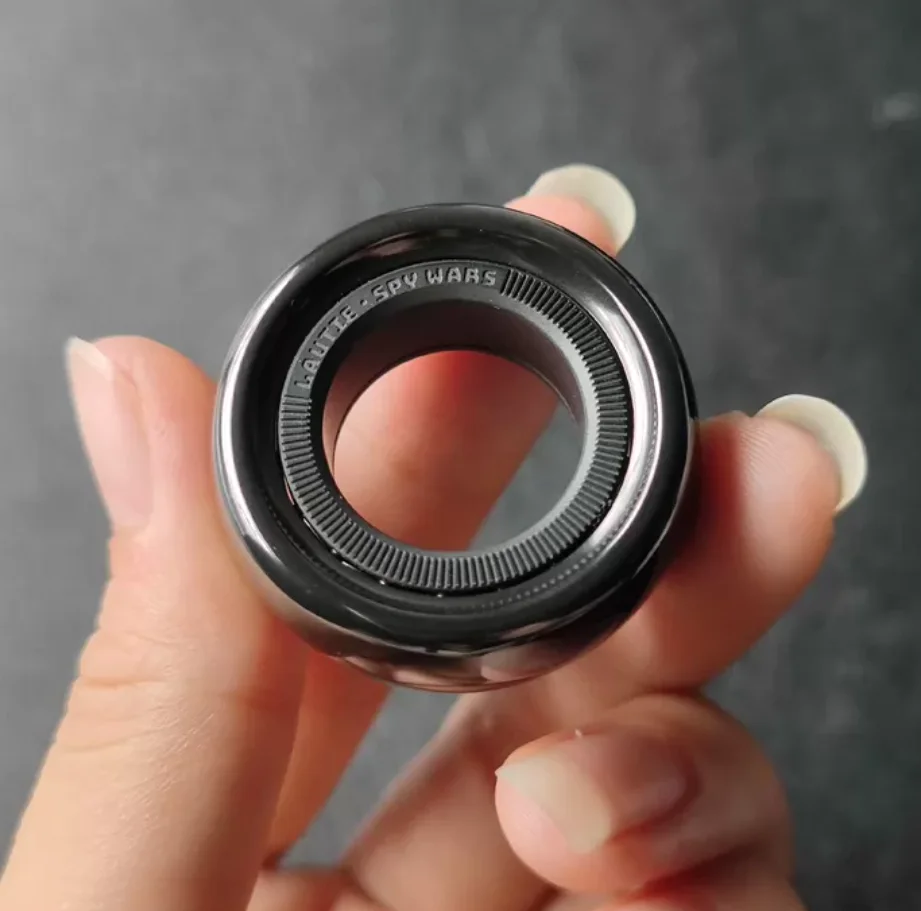 Used EDC Lautie Zirconium alloy mechanic C fidget spinner metal decompression toy
Used EDC Lautie Zirconium alloy mechanic C fidget spinner metal decompression toy