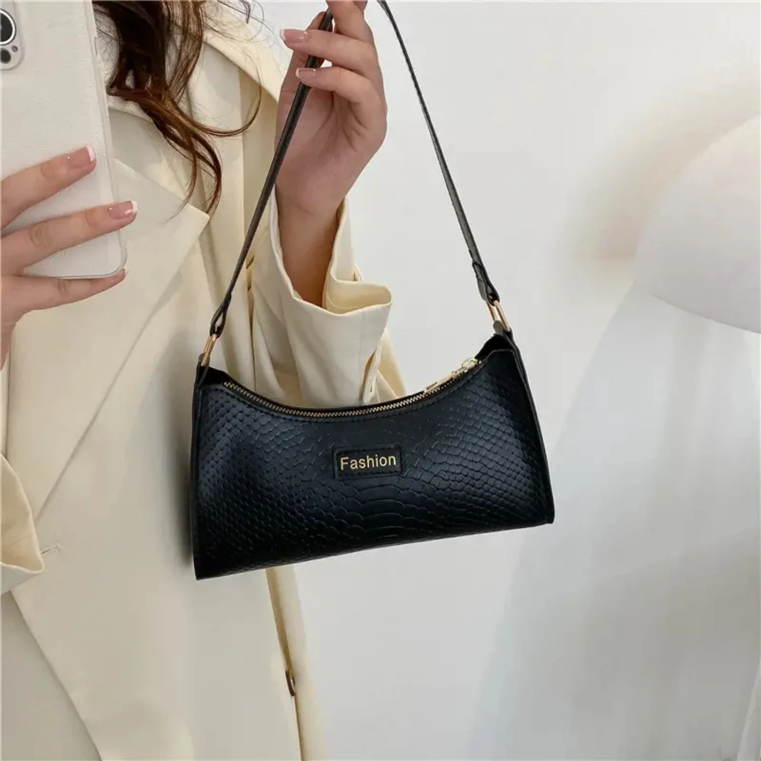 Women's 2022 New Autumn And Winter Baguette Bag, Retro Mini Armpit Bag, Faux Leather Shoulder Bag
Women's 2022 New Autumn And Winter Baguette Bag, Retro Mini Armpit Bag, Faux Leather Shoulder Bag