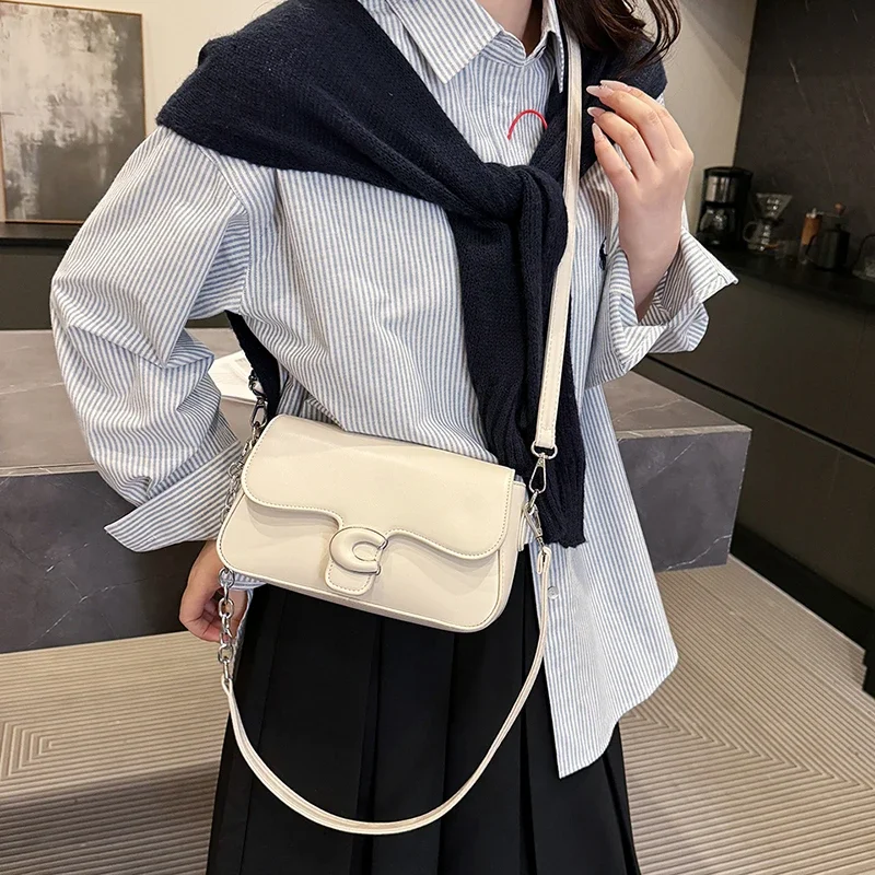 New Trend Women's Shoulder Bag, Fashionable Zipper Wallet, Women's Chain Strap Crossbody Bag, Casual Portable Handbag
New Trend Women's Shoulder Bag, Fashionable Zipper Wallet, Women's Chain Strap Crossbody Bag, Casual Portable Handbag