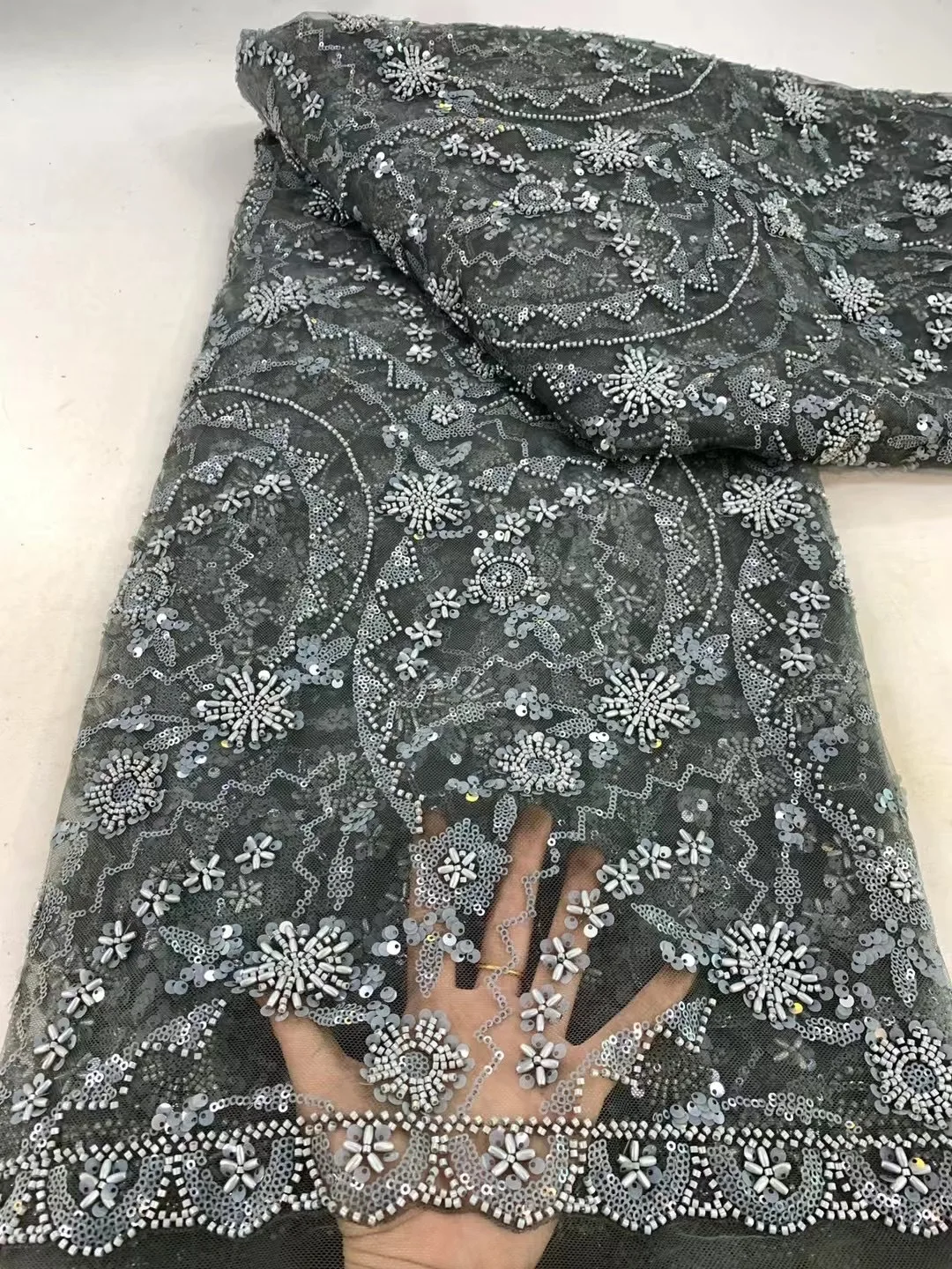 African Beaded Lace Fabric 2025 High Quality Lace French Sequins Embroidery Beads Tulle Lace Fabric For Party Wedding Dresses
African Beaded Lace Fabric 2025 High Quality Lace French Sequins Embroidery Beads Tulle Lace Fabric For Party Wedding Dresses