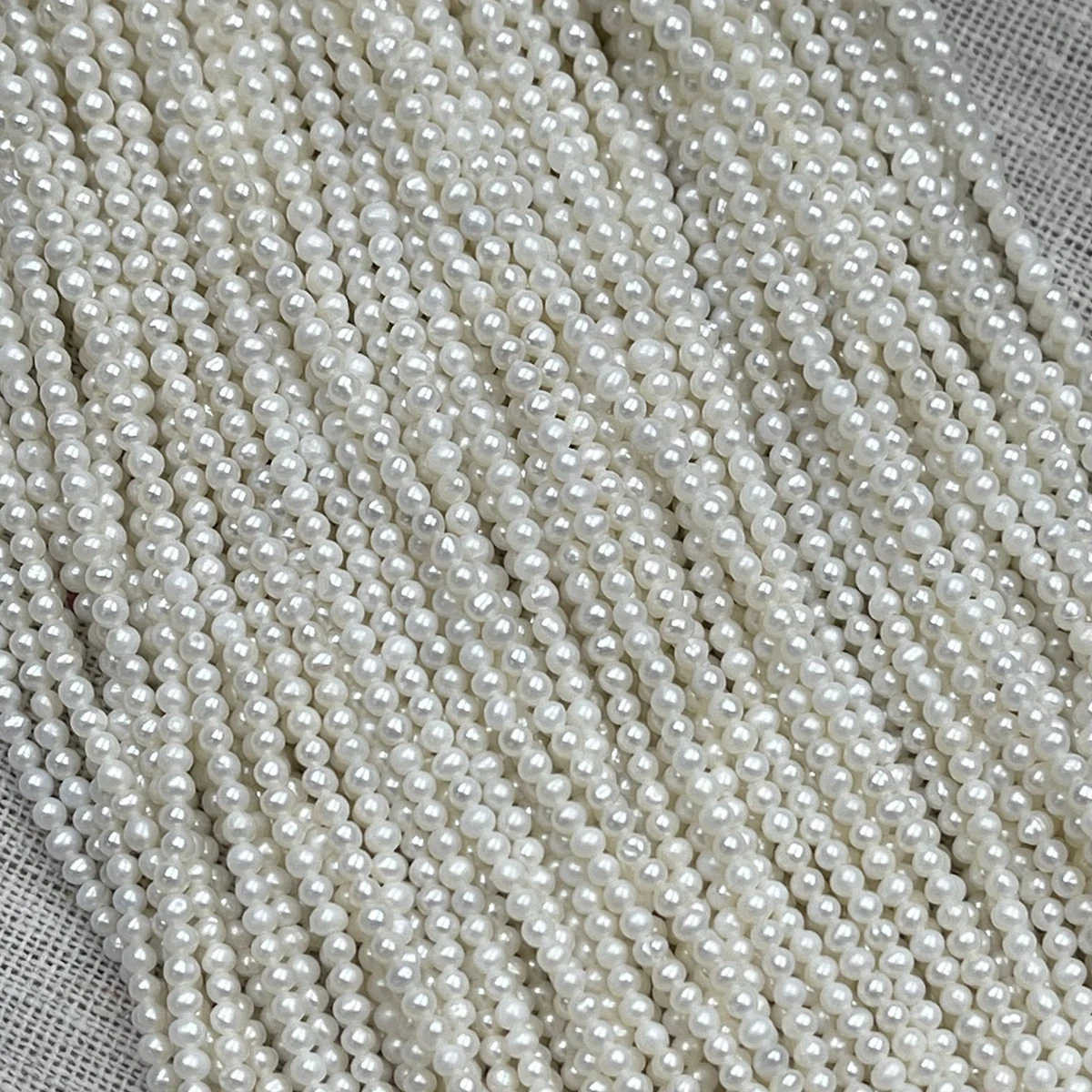 2-2.5mm Wholesale Natural Freshwater White Small Punch Round Pearl Necklace Semi-Finished Materials DIY Jewelry Accessories Gift
2-2.5mm Wholesale Natural Freshwater White Small Punch Round Pearl Necklace Semi-Finished Materials DIY Jewelry Accessories Gift