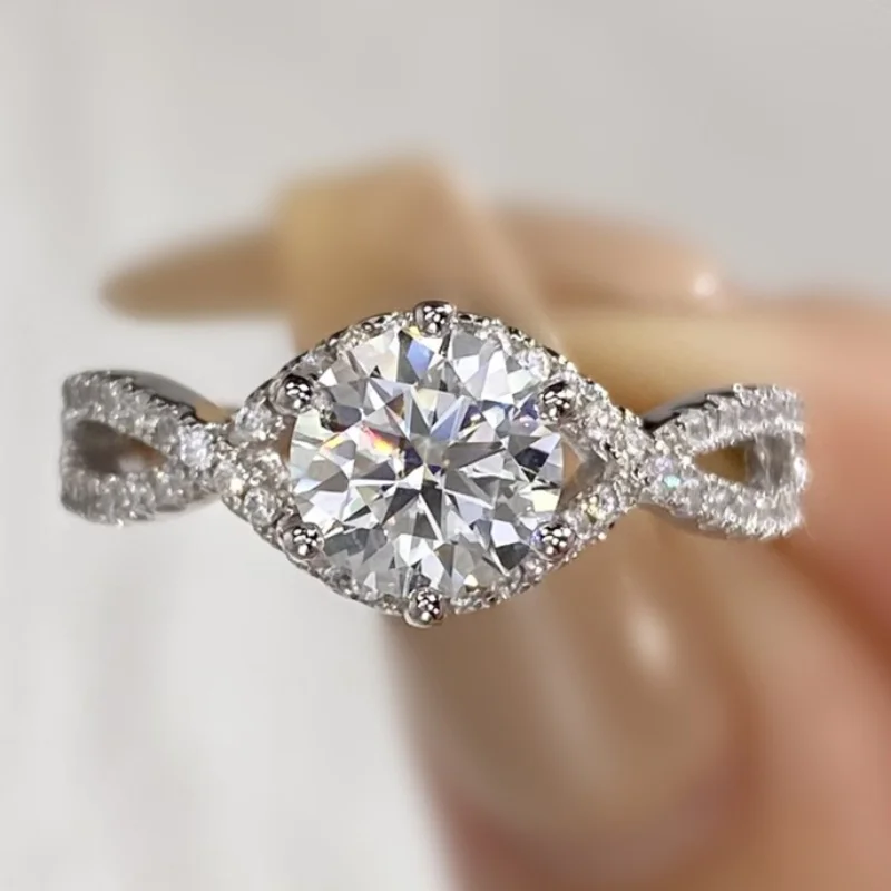 DWJ круглое кольцо с бриллиантом D цвета 1 карат с муассанитом для женщин, стерлинговое серебро 925 пробы, витые кольца, свадебные блестящие ювелирные изделия
DWJ круглое кольцо с бриллиантом D цвета 1 карат с муассанитом для женщин, стерлинговое серебро 925 пробы, витые кольца, свадебные блестящие ювелирные изделия