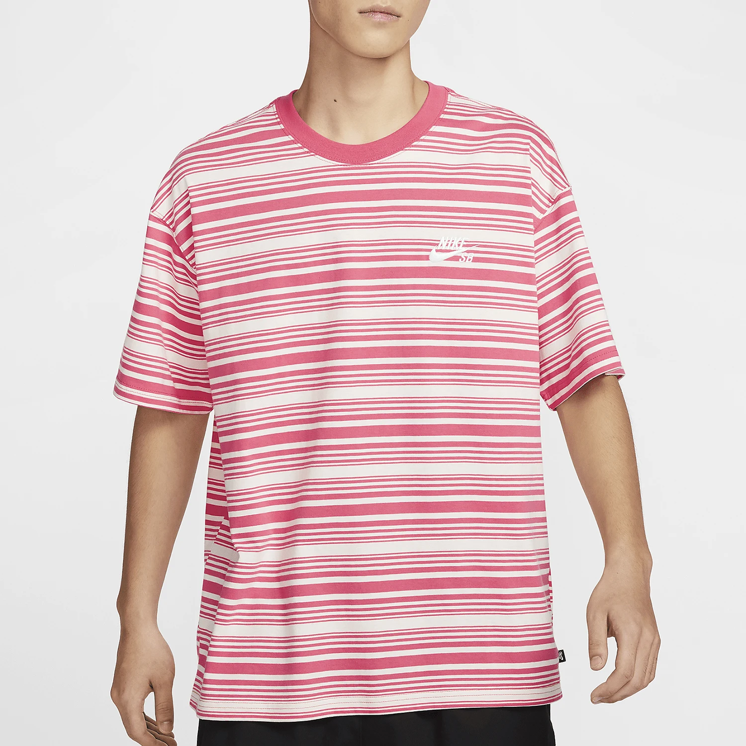 Nike подлинная мужская мягкая удобная модная футболка с короткими рукавами и круглым вырезом с вышивкой FQ3712-838
Nike подлинная мужская мягкая удобная модная футболка с короткими рукавами и круглым вырезом с вышивкой FQ3712-838