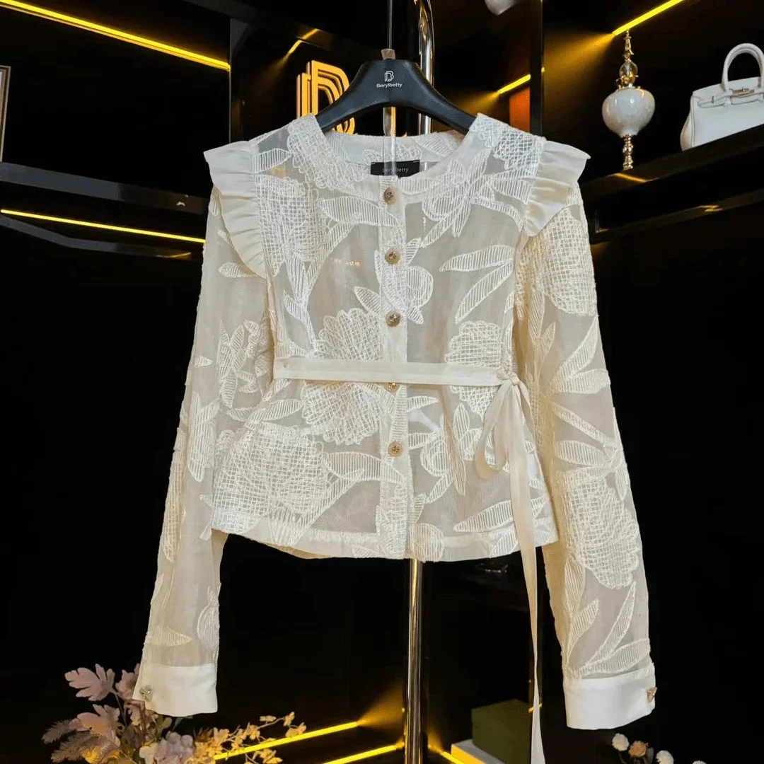 French luxury temperament advanced sense embroidered long-sleeved shirt women's autumn 2024 new slim and versatile top.
French luxury temperament advanced sense embroidered long-sleeved shirt women's autumn 2024 new slim and versatile top.