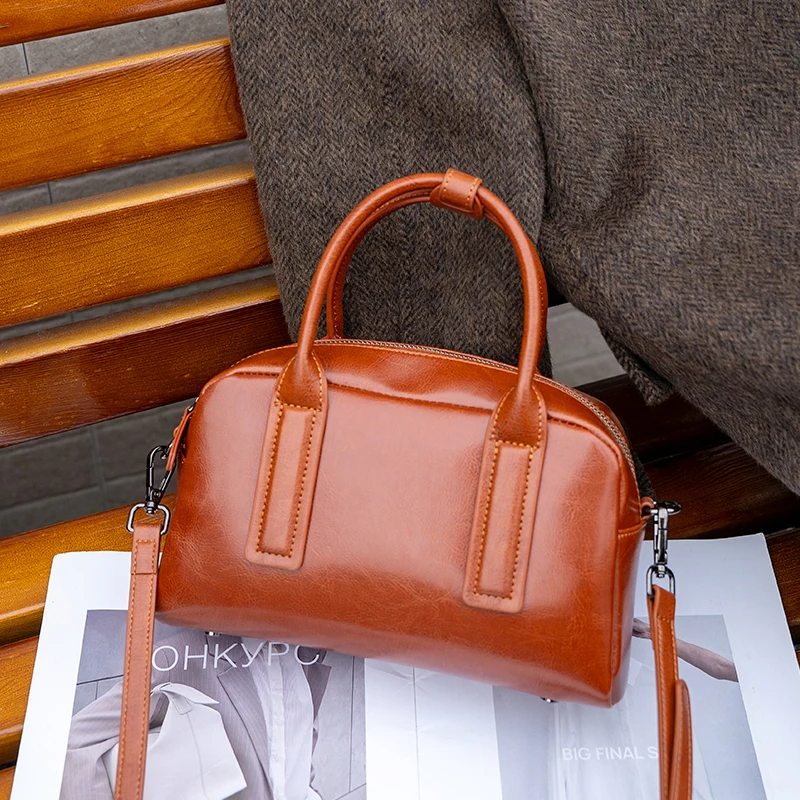 Women's Genuine Oil Wax Leather Bowling Bag Top Layer Cowhide Boston Handbag with Detachable Strap Vintage Crossbody Purse
Women's Genuine Oil Wax Leather Bowling Bag Top Layer Cowhide Boston Handbag with Detachable Strap Vintage Crossbody Purse