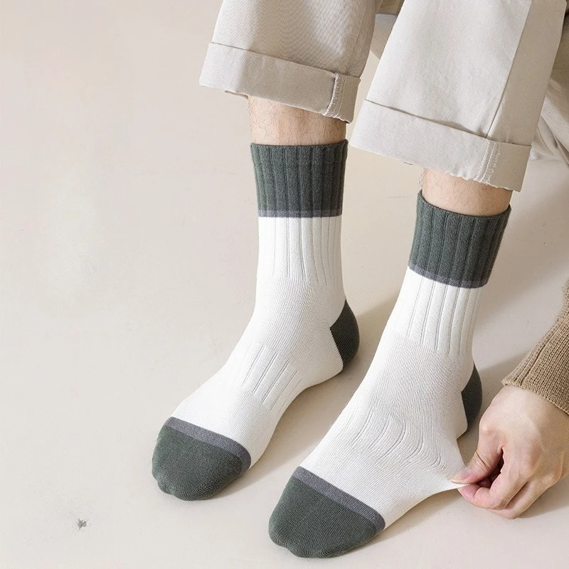 1/5 pairs of autumn winter new sweatproof odor proof mid tube socks with vertical stripes anti slip color blocked men's socks
1/5 pairs of autumn winter new sweatproof odor proof mid tube socks with vertical stripes anti slip color blocked men's socks