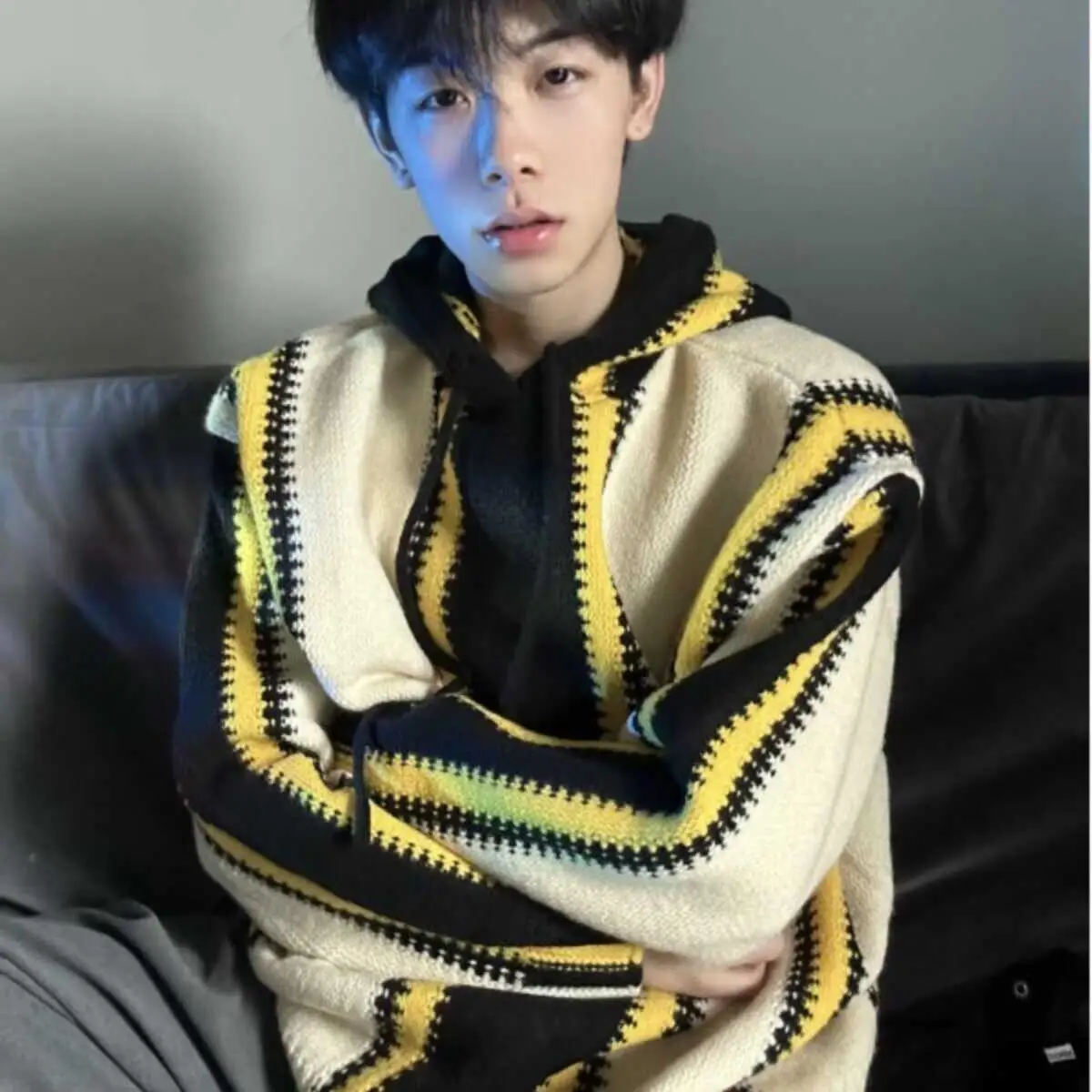 Американский винтажный худи с цветными блоками, вязаный, свободного кроя, осенне-зимний, модный уличный стиль, вязаная куртка для мужчин и женщин
Американский винтажный худи с цветными блоками, вязаный, свободного кроя, осенне-зимний, модный уличный стиль, вязаная куртка для мужчин и женщин