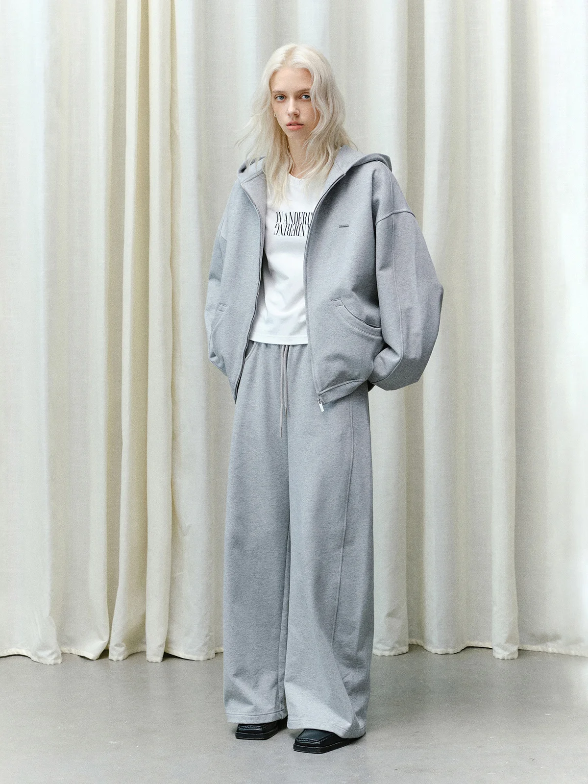 JUSLIN хлопковый вязаный комплект с капюшоном и брюками на молнии, длинный све, свободный крой, женский модный осенне-весенний костюм из двух предметов L025
JUSLIN хлопковый вязаный комплект с капюшоном и брюками на молнии, длинный све, свободный крой, женский модный осенне-весенний костюм из двух предметов L025