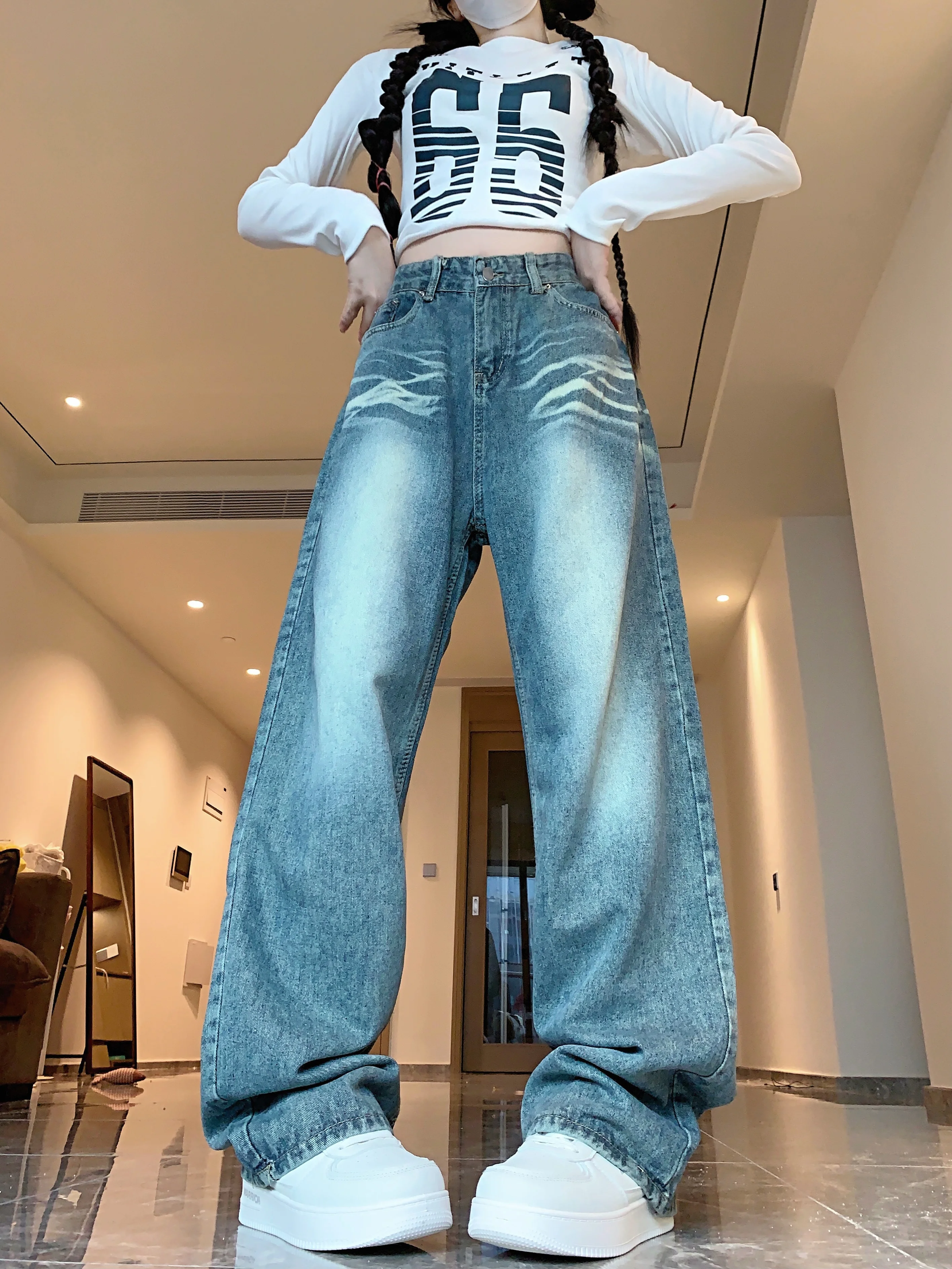 Washed Retro Straight Wide Leg Jeans New Style Women's Versatile Loose Brushed Straight Pants
Washed Retro Straight Wide Leg Jeans New Style Women's Versatile Loose Brushed Straight Pants