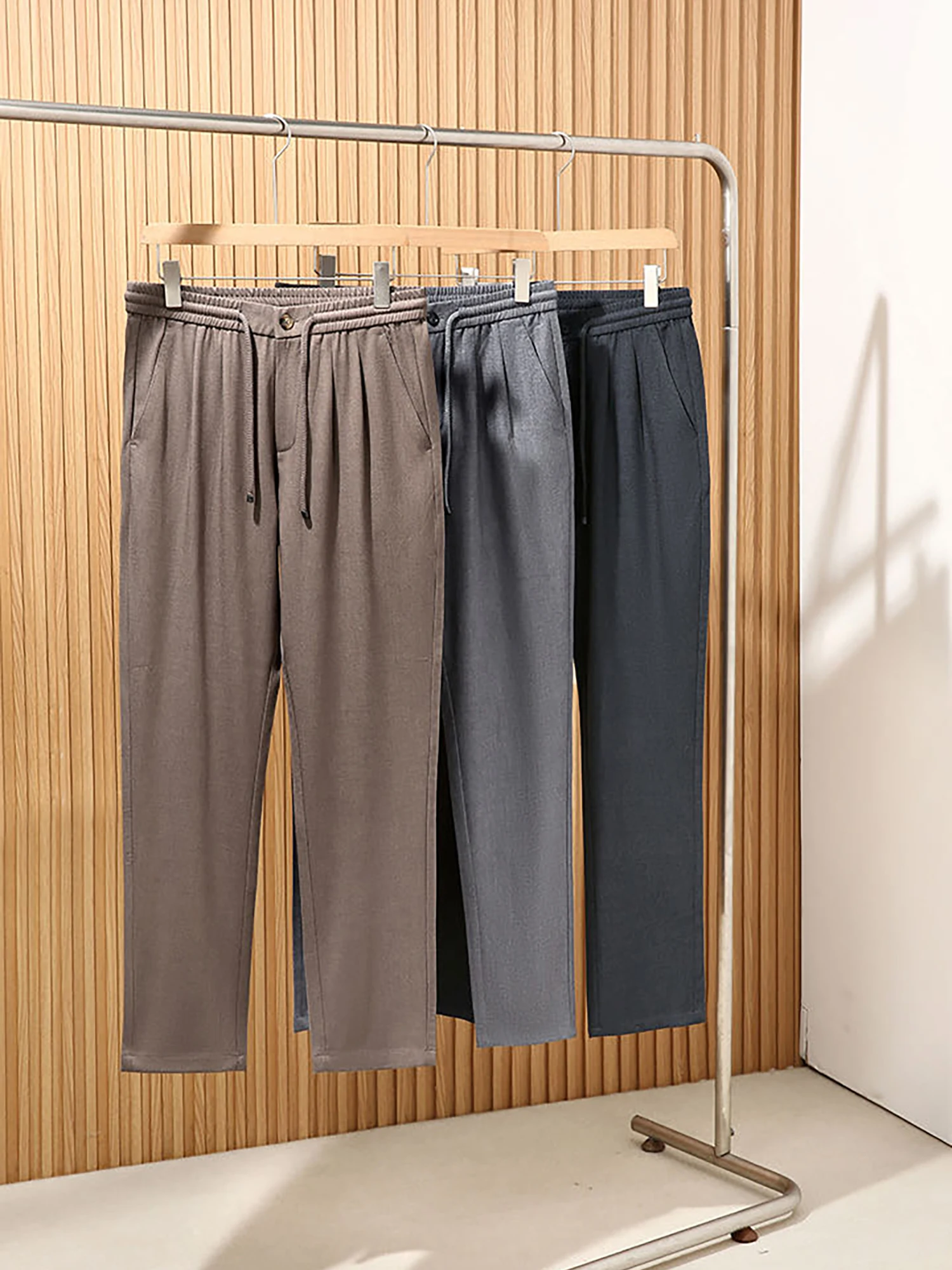High-End Wool Lyocell Blend Comfortable Elastic Waist Straight Leg Casual Pants Men's Spring Summer Fashionable Trousers
High-End Wool Lyocell Blend Comfortable Elastic Waist Straight Leg Casual Pants Men's Spring Summer Fashionable Trousers