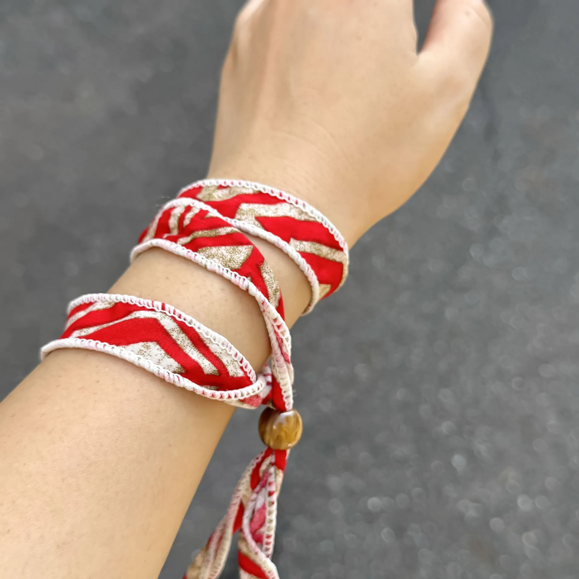 2025 New Ethnic Style Beaded Paisley Wrist Scarf Women's Retro Fashion High Sense Accessories Bracelet Scarf
2025 New Ethnic Style Beaded Paisley Wrist Scarf Women's Retro Fashion High Sense Accessories Bracelet Scarf