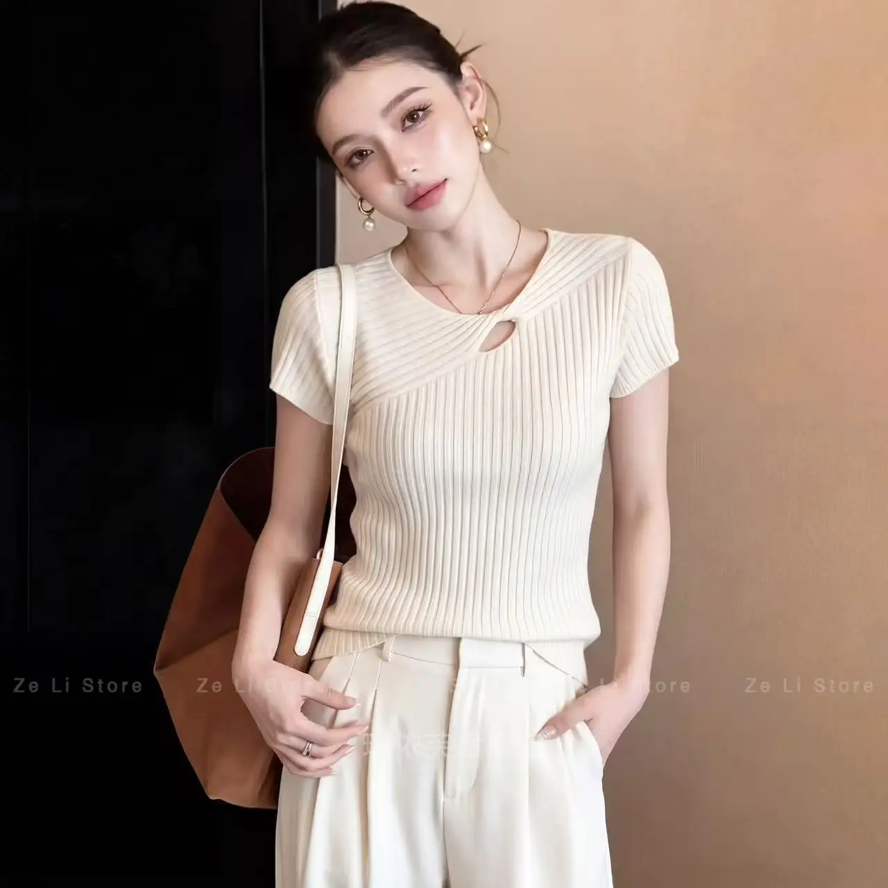 2026 Summer New Korean Style Minimalist Hollow-out Short Sleeve Knit Top - Women's Casual Slimming White Blouse
2026 Summer New Korean Style Minimalist Hollow-out Short Sleeve Knit Top - Women's Casual Slimming White Blouse