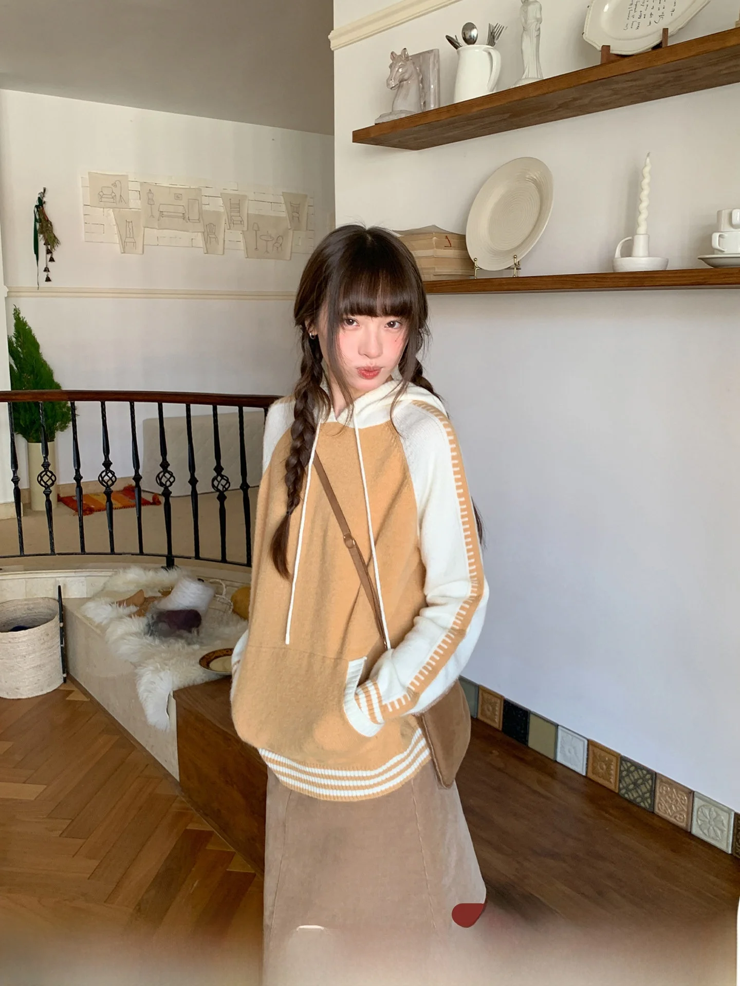 Винтажный американский вязаный свитер с капюшоном и вставками на плечах, свободный крой, для женщин, весенний, повседневный, с длинными рукавами
Винтажный американский вязаный свитер с капюшоном и вставками на плечах, свободный крой, для женщин, весенний, повседневный, с длинными рукавами