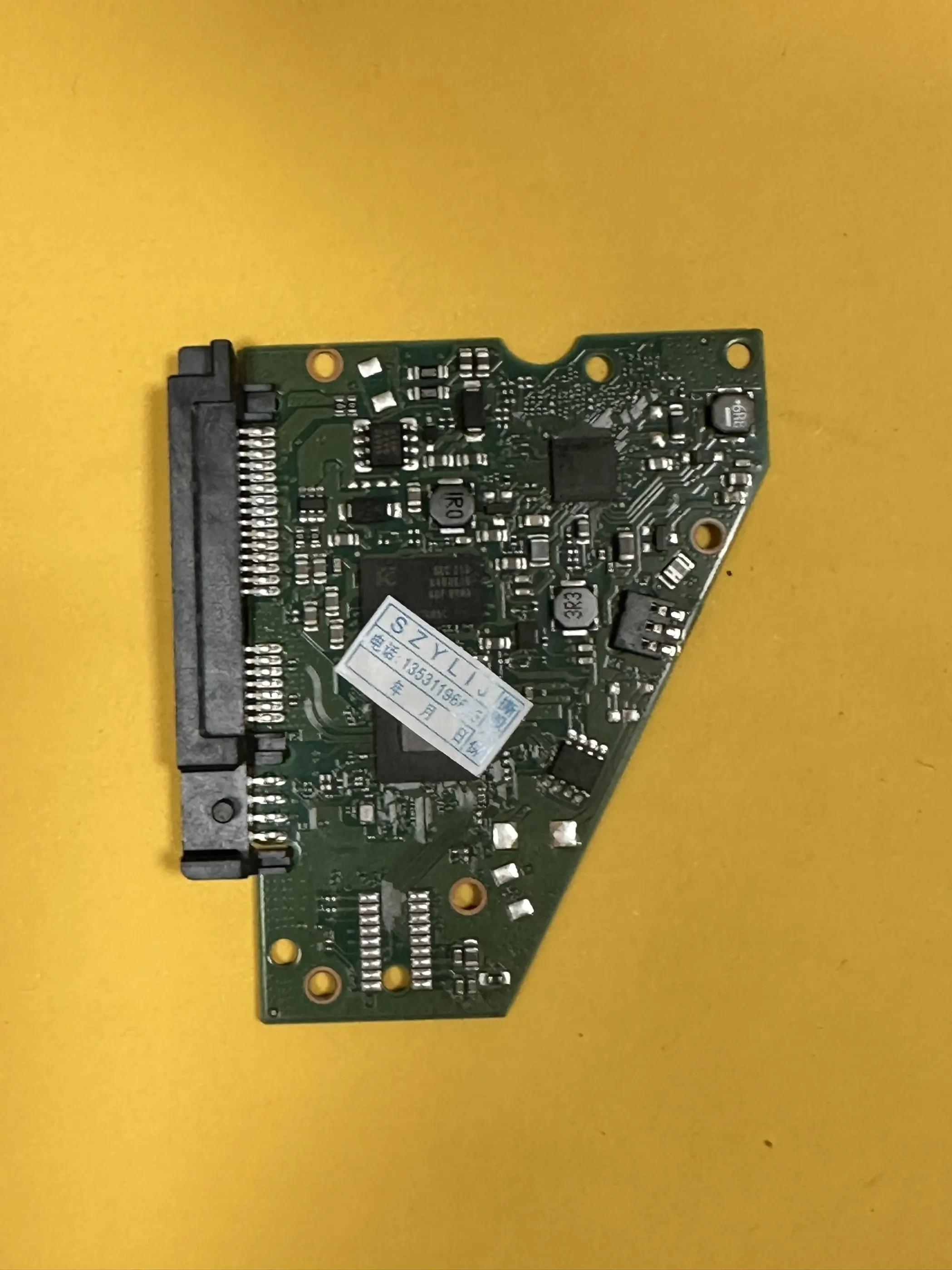 Плата электронная 100870255 REV A
Плата электронная 100870255 REV A