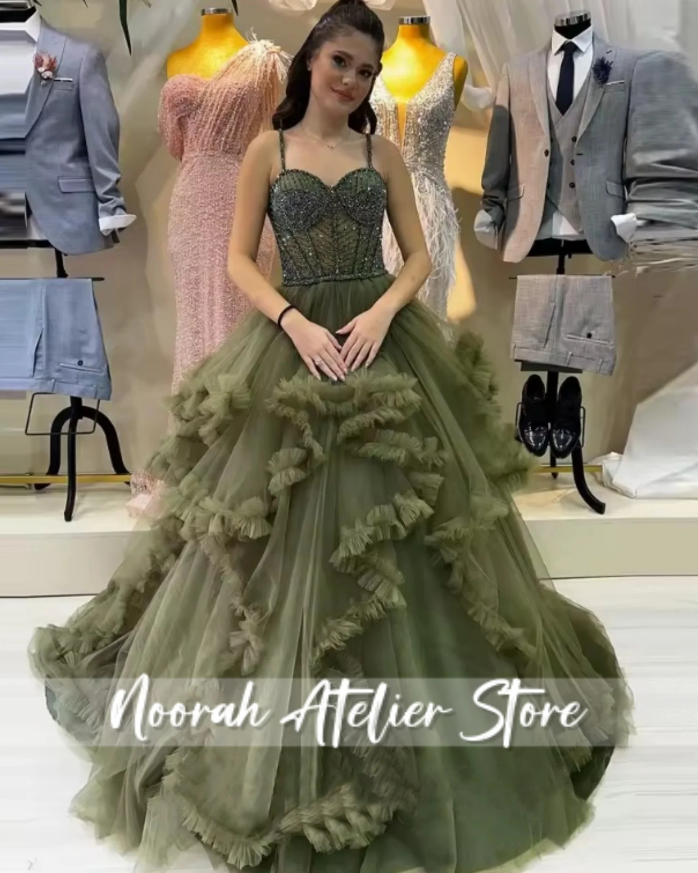 Sage Green Halter Aline Tulle Saudi Arabia luxury Evening Dresses 2025 Sweetheart wedding dresses Prom Long Dress Customized
Sage Green Halter Aline Tulle Saudi Arabia luxury Evening Dresses 2025 Sweetheart wedding dresses Prom Long Dress Customized