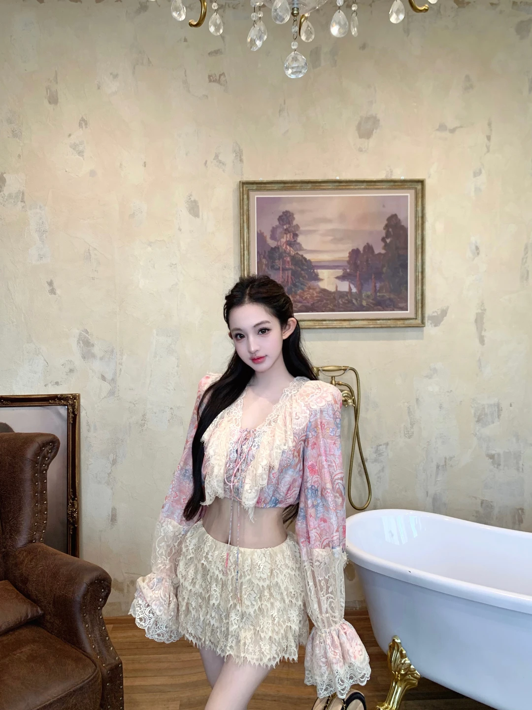 Fashionable Lace Trimmed Half-length Skirt And Shirt Set V-neck Long Sleeve Women's Summer Outfit High-waisted Cake Skirt
Fashionable Lace Trimmed Half-length Skirt And Shirt Set V-neck Long Sleeve Women's Summer Outfit High-waisted Cake Skirt