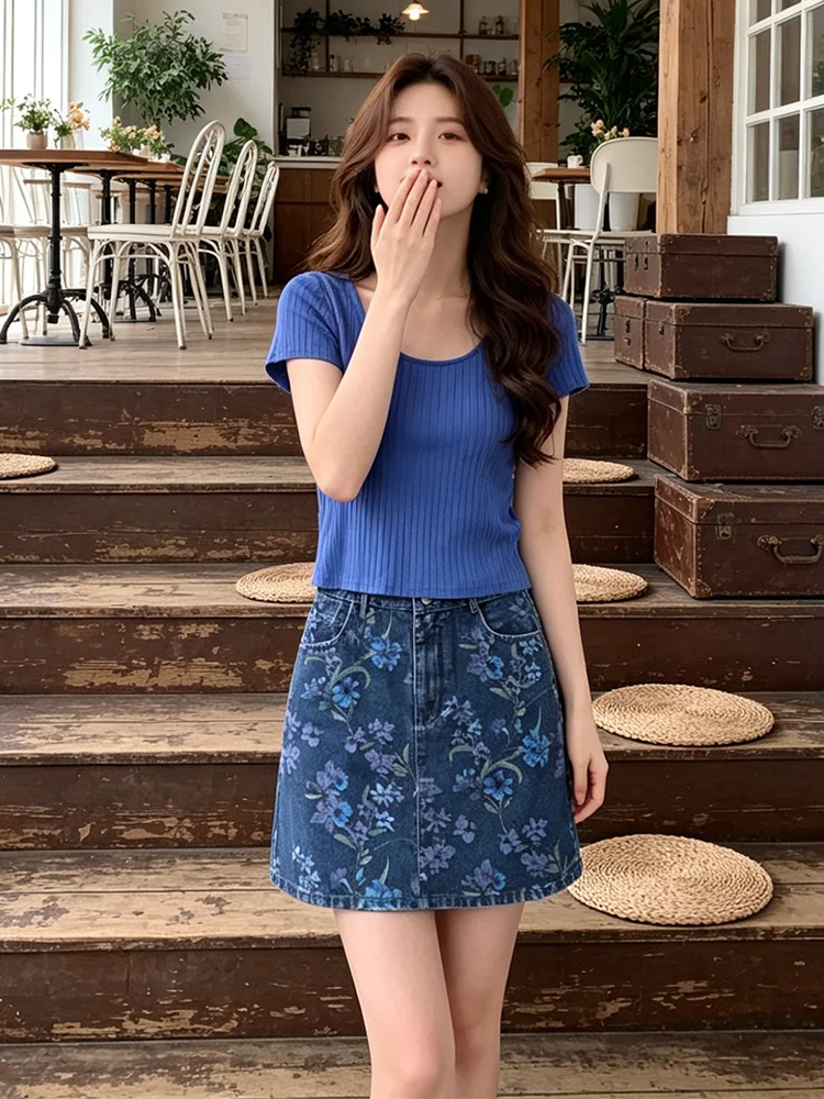 Slimming Floral Print Knitted Top And Denim Skirt Set for Women Summer 2026 Casual Style round Neck Short Sleeve T-Shirt
Slimming Floral Print Knitted Top And Denim Skirt Set for Women Summer 2026 Casual Style round Neck Short Sleeve T-Shirt