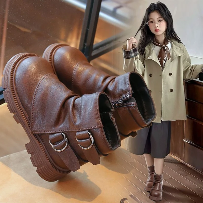 Детские ботильоны, новинка 2026, осенний стиль, универсальные модные короткие ботинки для больших детей, модная повседневная обувь в британском стиле
Детские ботильоны, новинка 2026, осенний стиль, универсальные модные короткие ботинки для больших детей, модная повседневная обувь в британском стиле