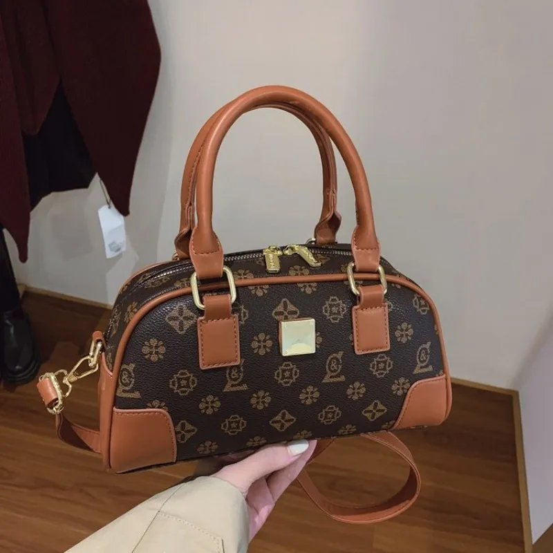 Elegant Party Shopping Fashionable Diaper Bag Unique Crossbody Handbag For Women Luxury Textured Shoulder Tote
Elegant Party Shopping Fashionable Diaper Bag Unique Crossbody Handbag For Women Luxury Textured Shoulder Tote