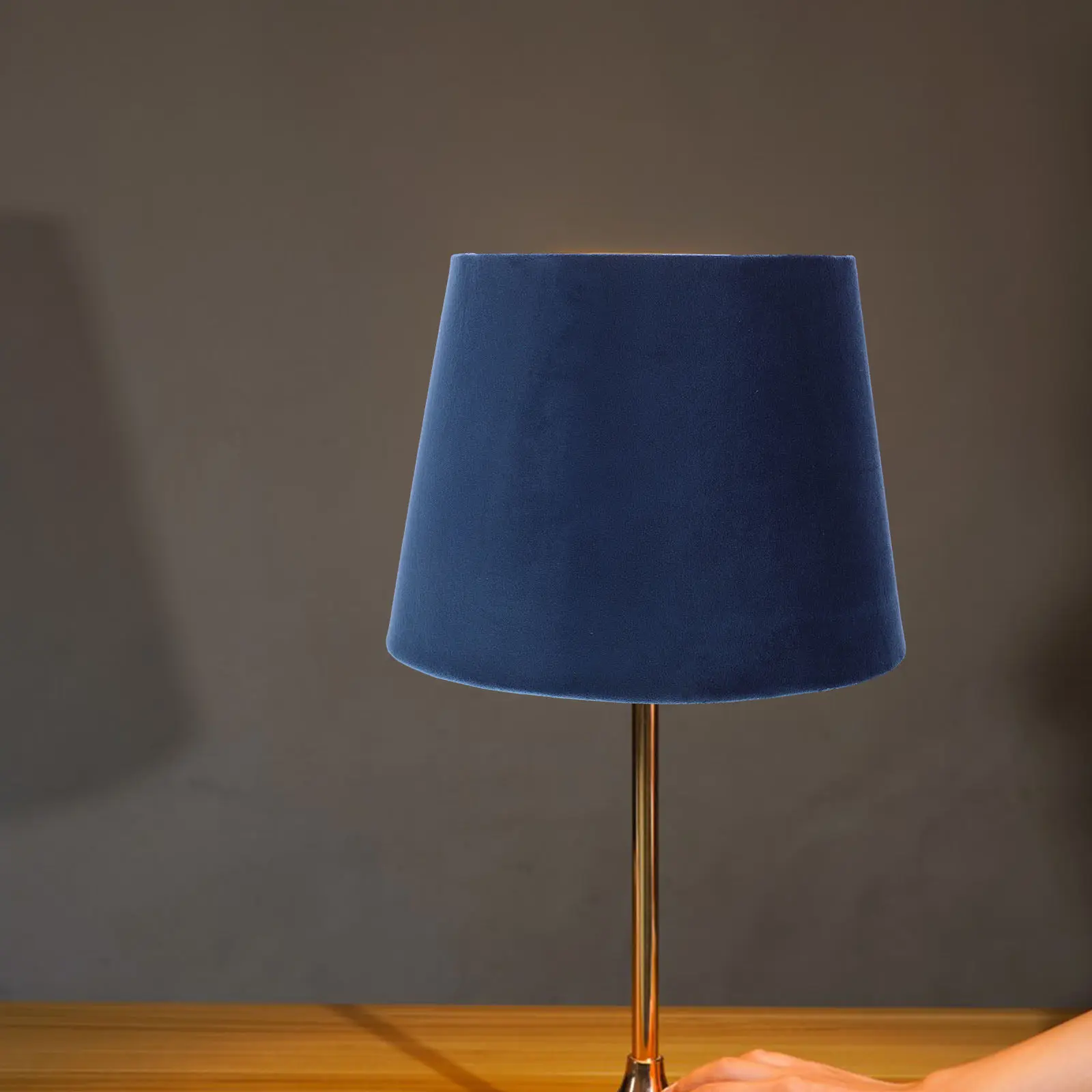 Cloth Iron Lampshade Vintage Stylish Replacement Lampshade for Bedroom Living Room Study Decorative Light Cover
Cloth Iron Lampshade Vintage Stylish Replacement Lampshade for Bedroom Living Room Study Decorative Light Cover