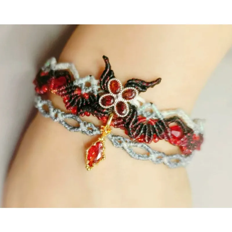 Arlecchino Game-Themed Impression-Style Character-Themed Versatile Hand-knotted Bracelet Pendant Gift Collectibles
Arlecchino Game-Themed Impression-Style Character-Themed Versatile Hand-knotted Bracelet Pendant Gift Collectibles
