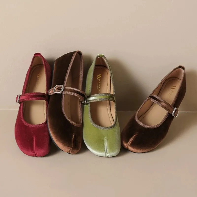 Women Shoes Mary Jane Flats Velvet Tabi Ballet Flats Shoes Woman Buckle Strap Shallow Casual Streetwear Loafers Shoes for Women
Women Shoes Mary Jane Flats Velvet Tabi Ballet Flats Shoes Woman Buckle Strap Shallow Casual Streetwear Loafers Shoes for Women
