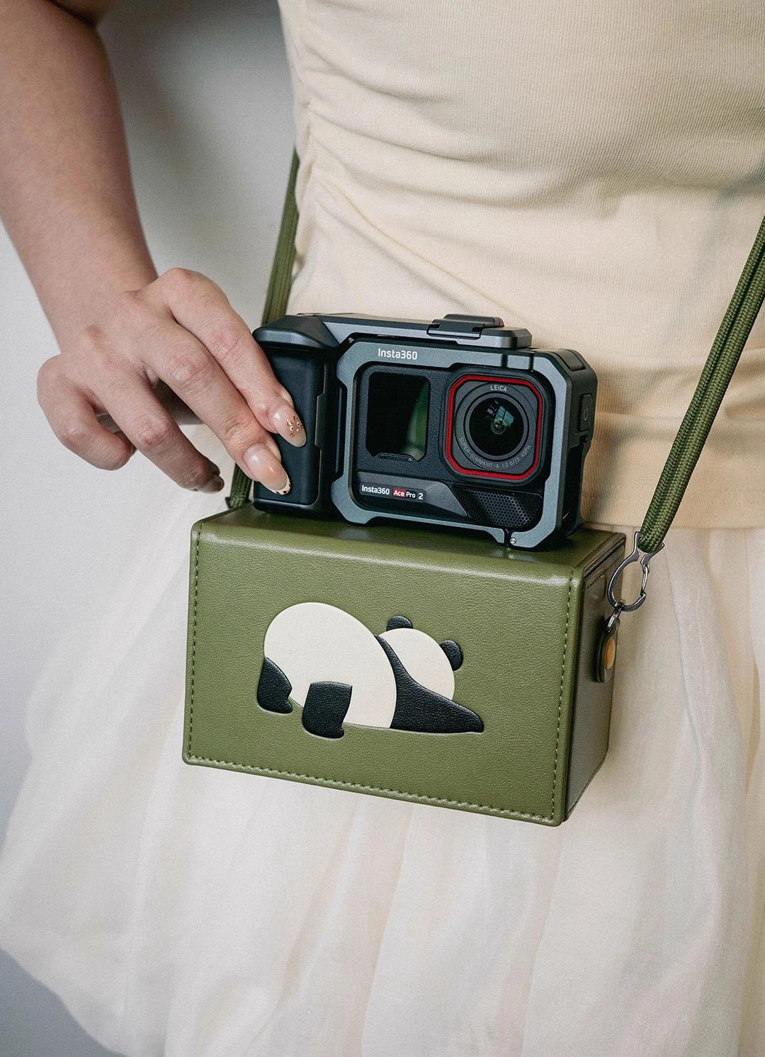 sport camera travel Carry on crossbody bag cartoon panda lovely fashion elegant AcePro2 street shooting cuboid hard storage bag
sport camera travel Carry on crossbody bag cartoon panda lovely fashion elegant AcePro2 street shooting cuboid hard storage bag