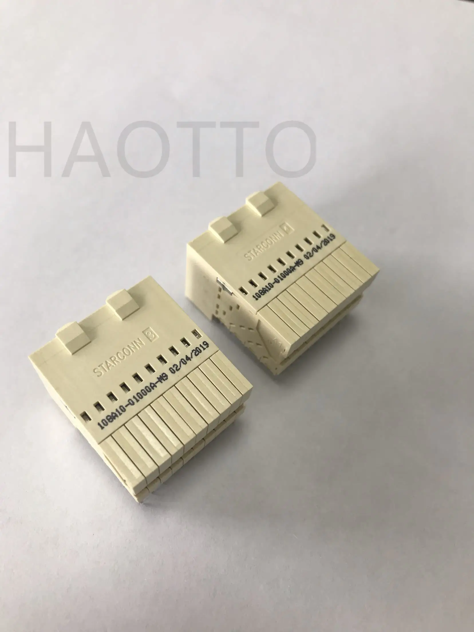 Qingliang ZD 108A10-01000A-M9 Высокоскоростной разъем Netcom, совместимый с 1645611 -1
Qingliang ZD 108A10-01000A-M9 Высокоскоростной разъем Netcom, совместимый с 1645611 -1