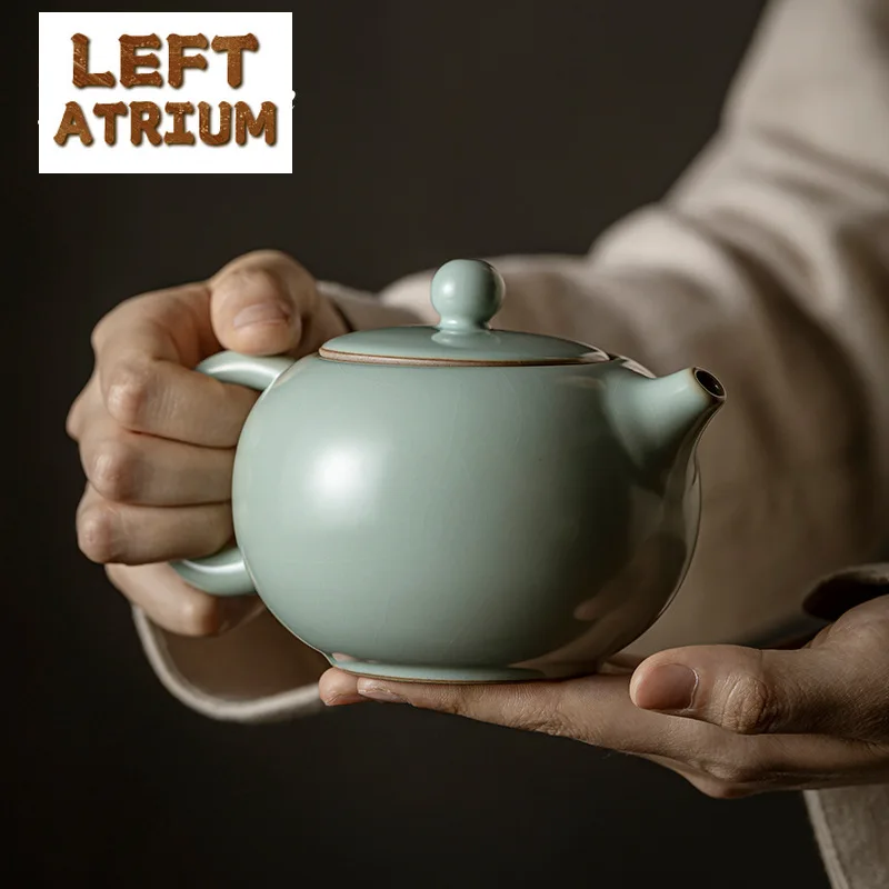 200/300ML Azure Ru Kiln Xishi Pot with Filter Retro Handmade Ceramic Teapot Can Open Piece Household Kung Fu Tea Set Gift Box
200/300ML Azure Ru Kiln Xishi Pot with Filter Retro Handmade Ceramic Teapot Can Open Piece Household Kung Fu Tea Set Gift Box