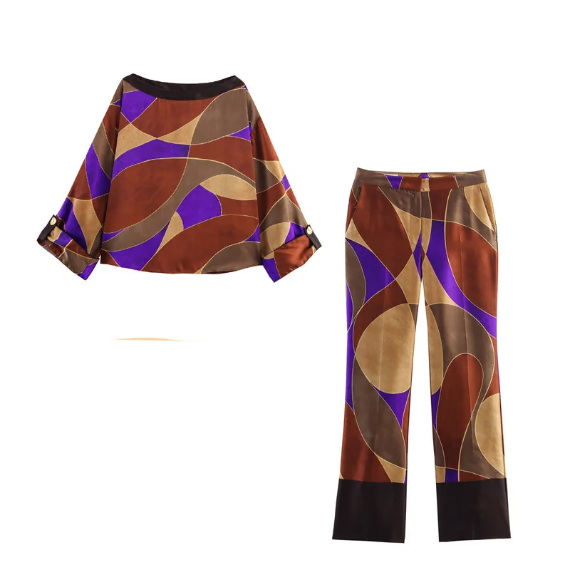 Модный темпераментный женский шелковый атлас с принтом, рубашка, брюки, комплект из двух предметов
Модный темпераментный женский шелковый атлас с принтом, рубашка, брюки, комплект из двух предметов