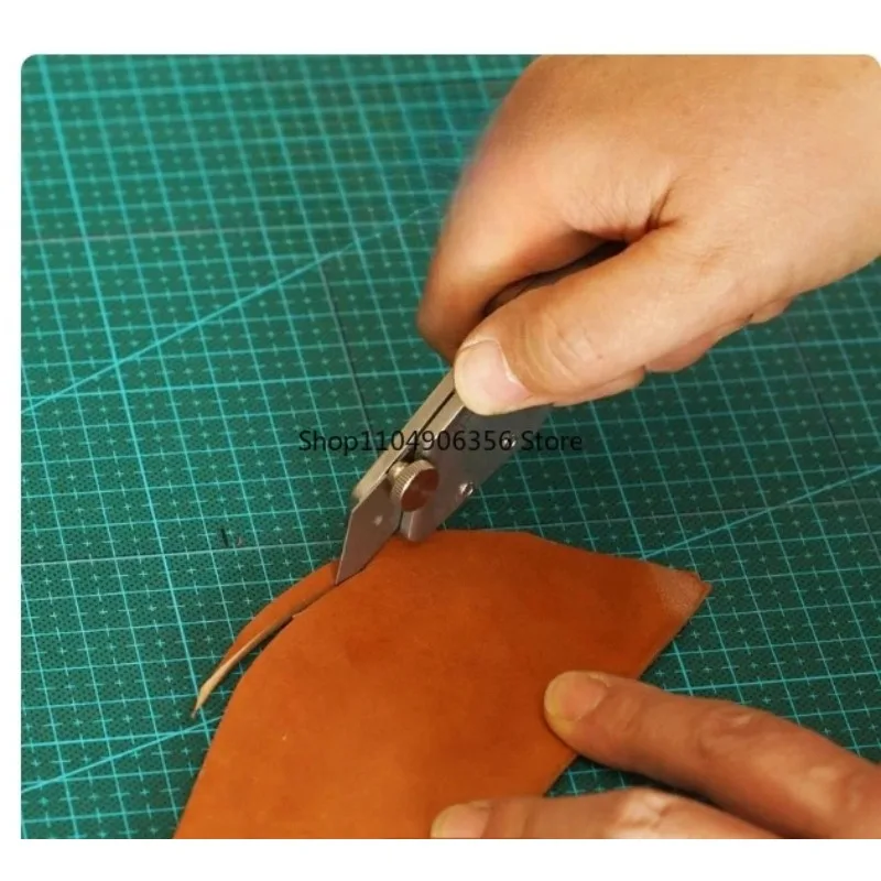 Профессиональные ножи для резки кожи со сменными трапециевидными лезвиями, инструменты для рукоделия из кожи, рукоять из черного ореха
Профессиональные ножи для резки кожи со сменными трапециевидными лезвиями, инструменты для рукоделия из кожи, рукоять из черного ореха