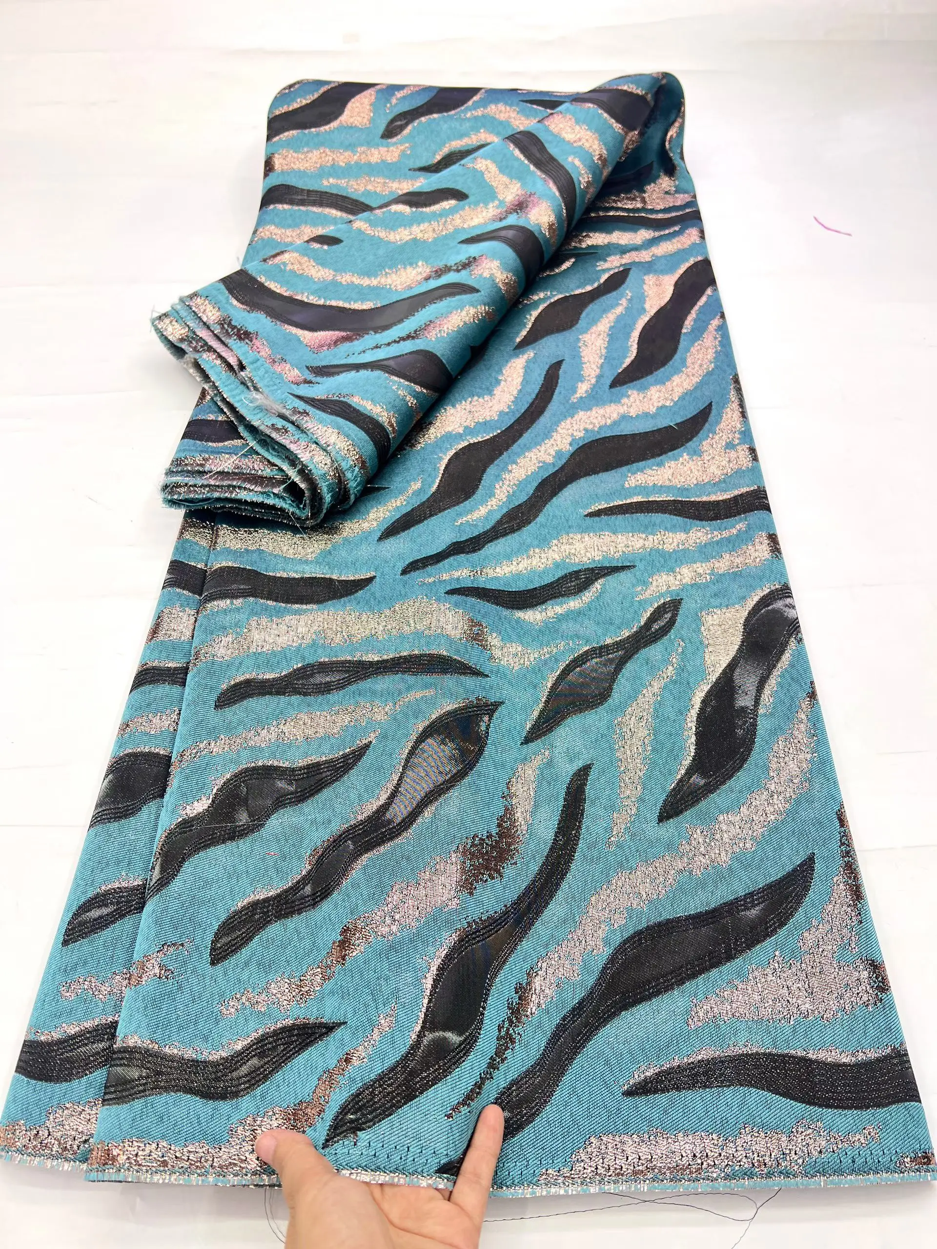 New Style Damask Brocade African Lace Fabric 2026 High Quality French Nigerian Jacquard Lace Fabric For Women Dress Sew KHD26169
New Style Damask Brocade African Lace Fabric 2026 High Quality French Nigerian Jacquard Lace Fabric For Women Dress Sew KHD26169