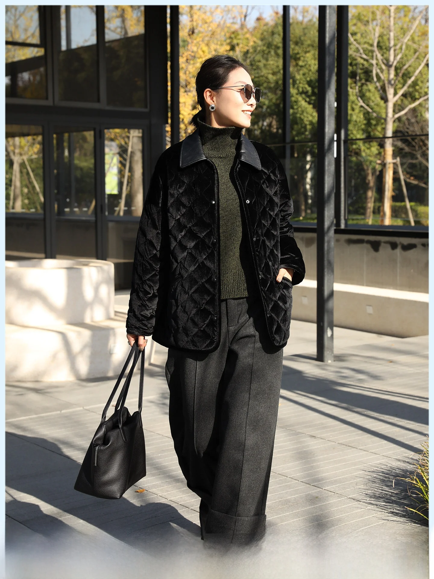 Fashionable Color Block Velvet Goose down Jacket Women's Thick Warm Mid-Length Quilted Coat Commute Style Winter New Arrival
Fashionable Color Block Velvet Goose down Jacket Women's Thick Warm Mid-Length Quilted Coat Commute Style Winter New Arrival