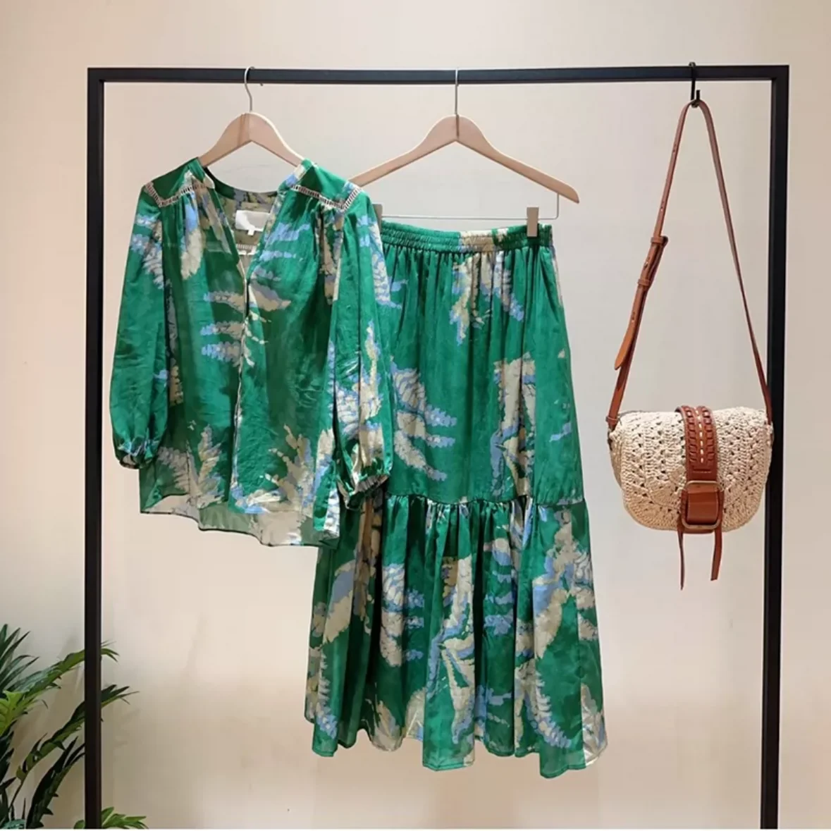 Paris Ba Forest Green Set High Waist Printed Shirt Long Dress Autumn Fashion Women's Loose Fit Button up Polyester Cotton Blend
Paris Ba Forest Green Set High Waist Printed Shirt Long Dress Autumn Fashion Women's Loose Fit Button up Polyester Cotton Blend