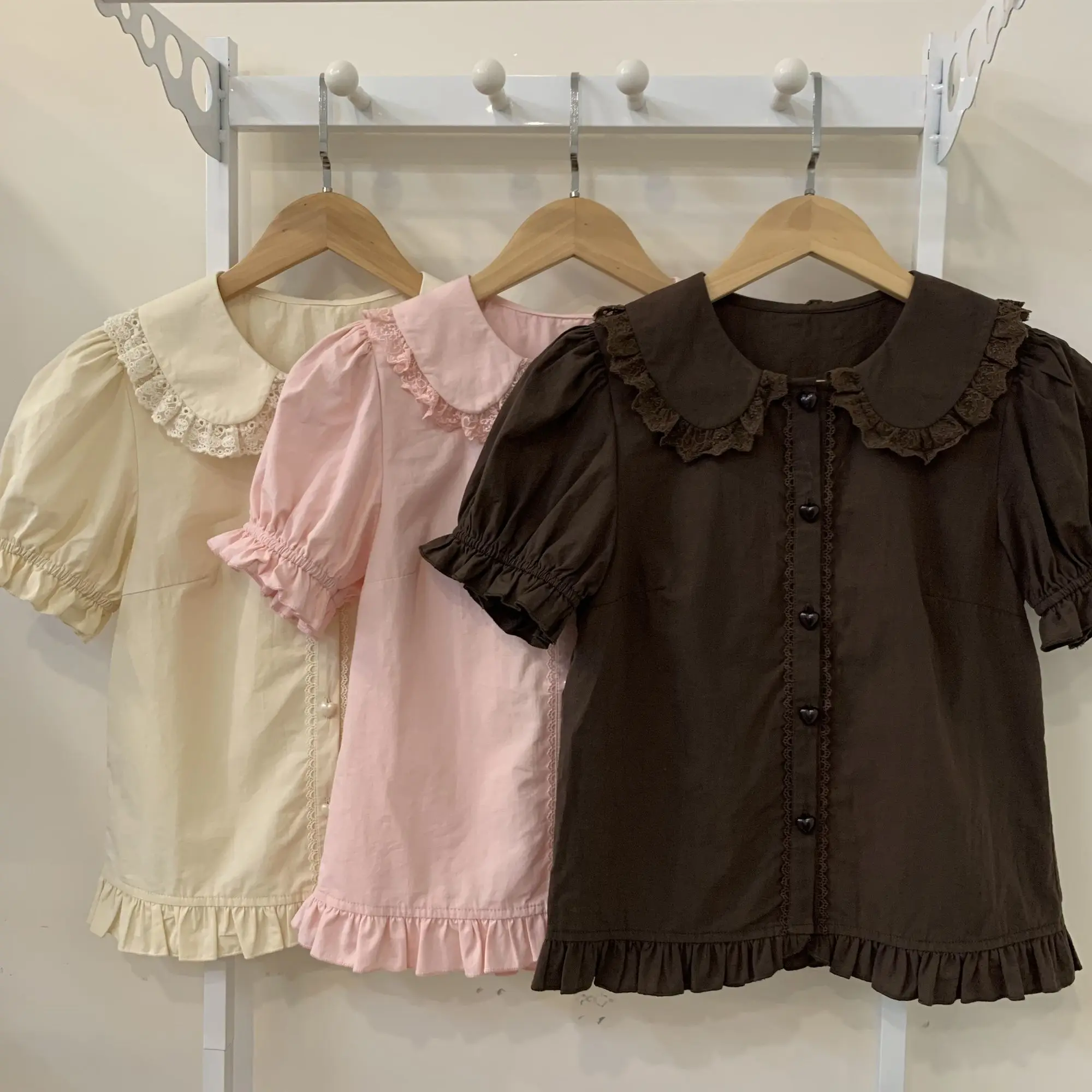 SOIOMES Original Lolita Shirt with Cute Doll Collar and Versatile Bubble Sleeves, Short Sleeved Blouse
SOIOMES Original Lolita Shirt with Cute Doll Collar and Versatile Bubble Sleeves, Short Sleeved Blouse