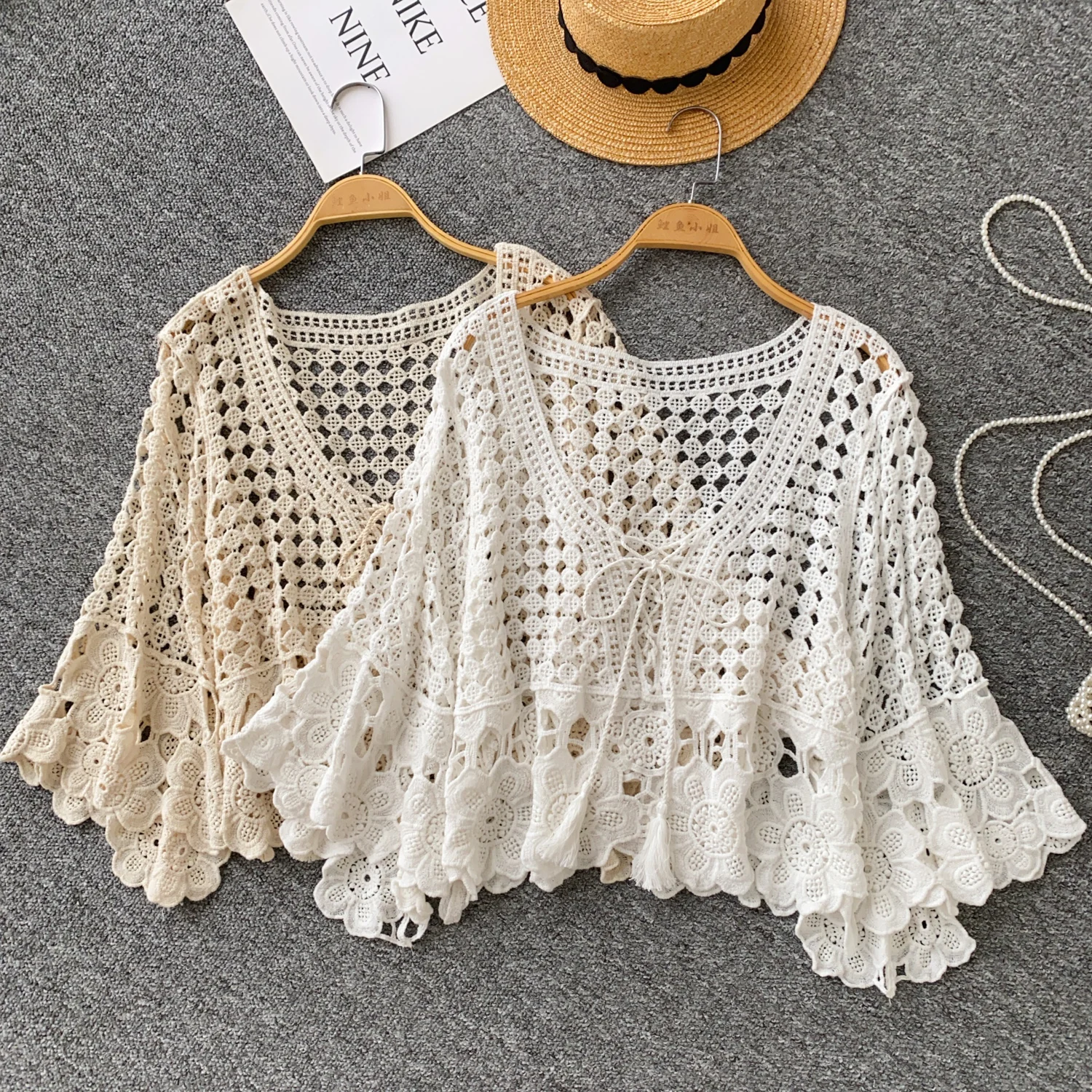 Korean Gentle Cardigan Knitting T-Shirt Ladies V-Neck Hook Flower Hollow Out Lace up Basic Casual Sun-proof Shirt
Korean Gentle Cardigan Knitting T-Shirt Ladies V-Neck Hook Flower Hollow Out Lace up Basic Casual Sun-proof Shirt