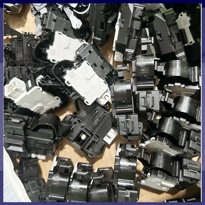 новый DKS08618 для шайбы Whirlpool TWD272204DSRT WDD102724SRS EWDD427220SRT дверной замок
новый DKS08618 для шайбы Whirlpool TWD272204DSRT WDD102724SRS EWDD427220SRT дверной замок