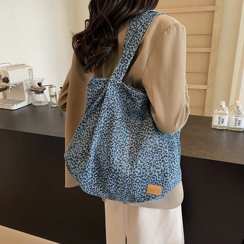 Women's Shoulder Bag Fashion Hand Bags Wallet Portable Tote Handbags Big Bag for Beach Vacation Casual Leopard Print
Women's Shoulder Bag Fashion Hand Bags Wallet Portable Tote Handbags Big Bag for Beach Vacation Casual Leopard Print