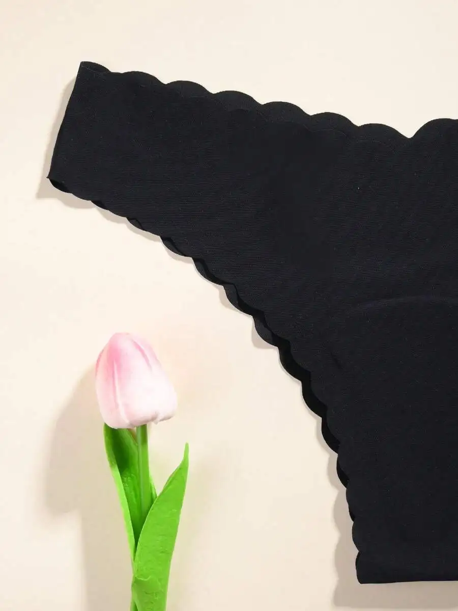 4pcs Women Solid Black Seamless Thong Panties With Scalloped Edge
4pcs Women Solid Black Seamless Thong Panties With Scalloped Edge