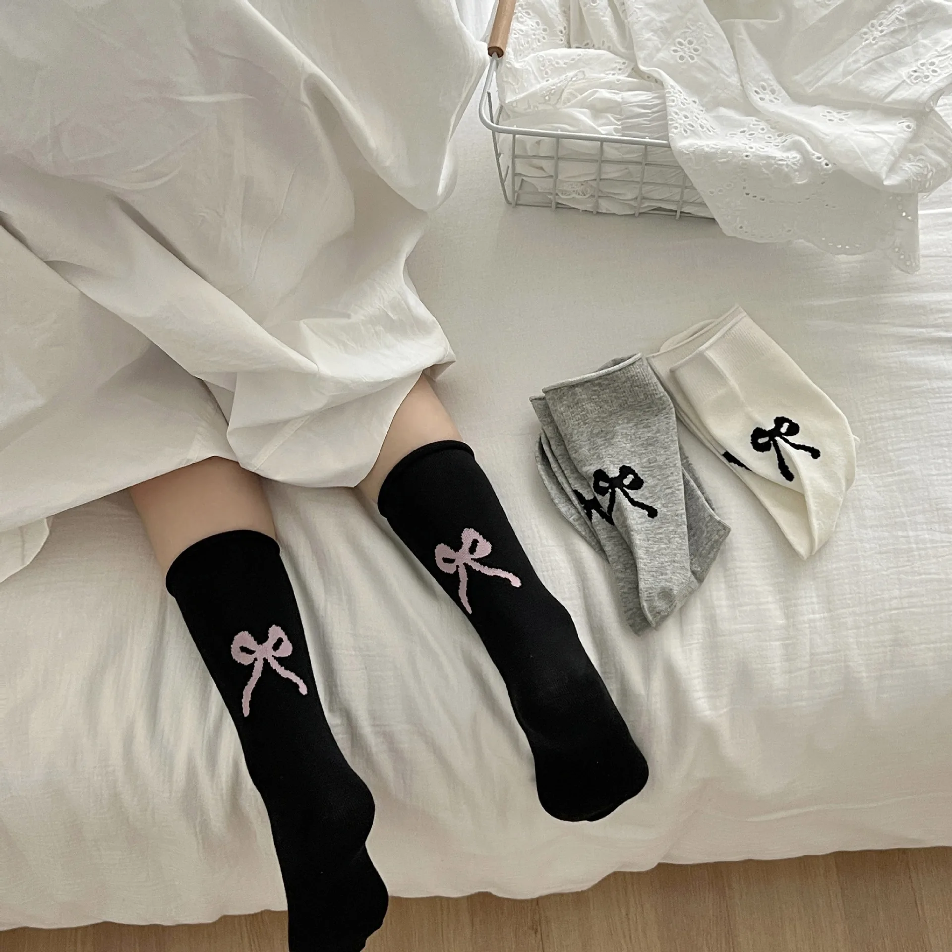 Heel Bow Women's Sock Cotton Spring Summer Cute Kawaii Lolita Harajuku New Korean Version Of Pile Good-looking Mid-tube Socks
Heel Bow Women's Sock Cotton Spring Summer Cute Kawaii Lolita Harajuku New Korean Version Of Pile Good-looking Mid-tube Socks