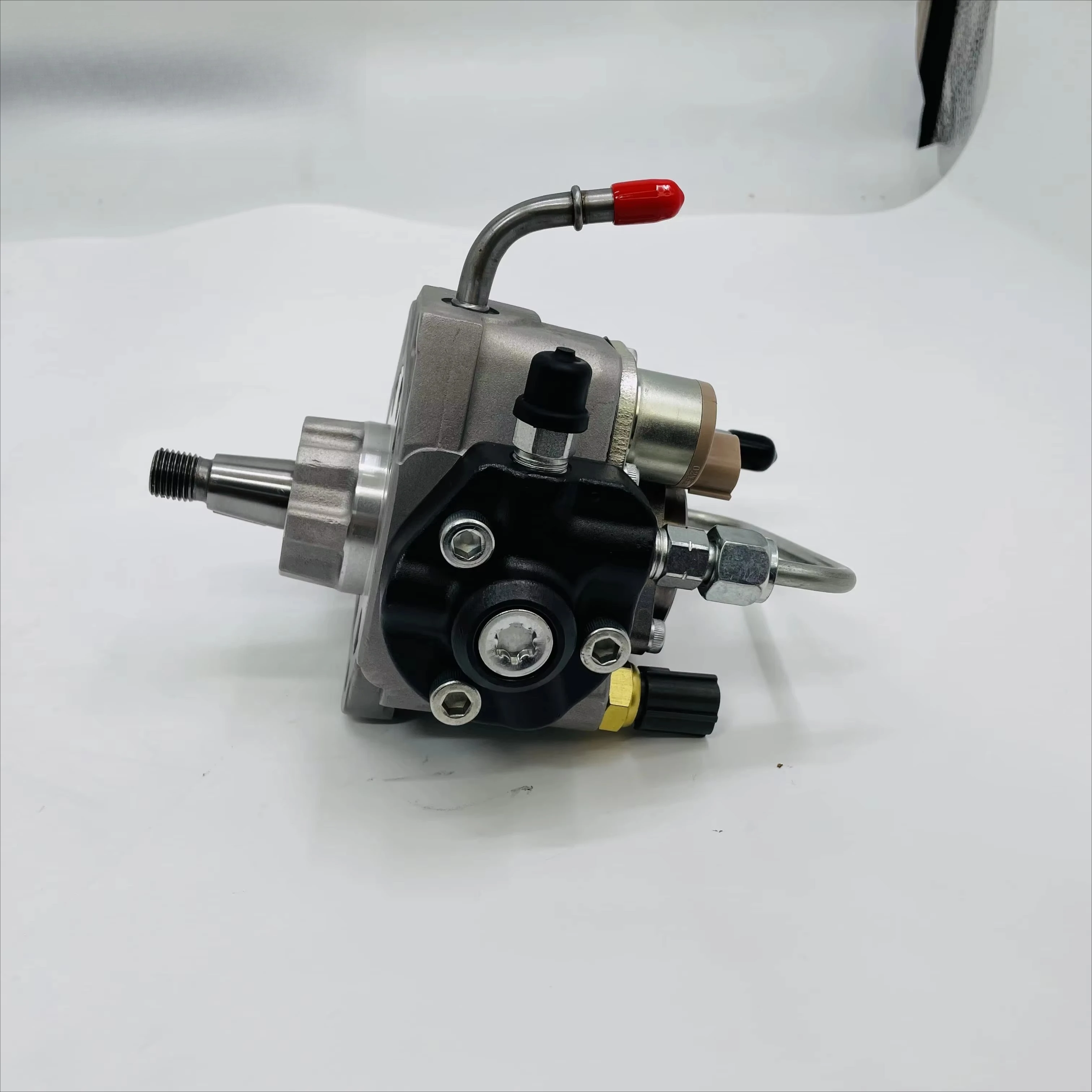 Топливный насос 294000-0785 16700-VM01C для двигателя YD2K2
Топливный насос 294000-0785 16700-VM01C для двигателя YD2K2