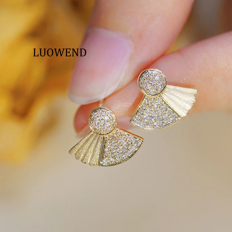LUOWEND 100% 18K Yellow Gold Earrings Elegant Fan Shape 0.30carat Real Natural Diamond Stud Earrings for Women Wedding Jewelry
LUOWEND 100% 18K Yellow Gold Earrings Elegant Fan Shape 0.30carat Real Natural Diamond Stud Earrings for Women Wedding Jewelry