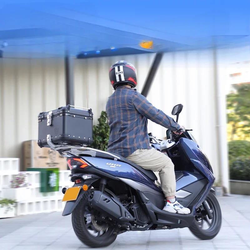 Motorcycle Helmet Box Universal Top Tail Rear Luggage Storage Tool Cases Lock Tail Rear Tool Cases Trunk 35L /45L High-capacity
Motorcycle Helmet Box Universal Top Tail Rear Luggage Storage Tool Cases Lock Tail Rear Tool Cases Trunk 35L /45L High-capacity